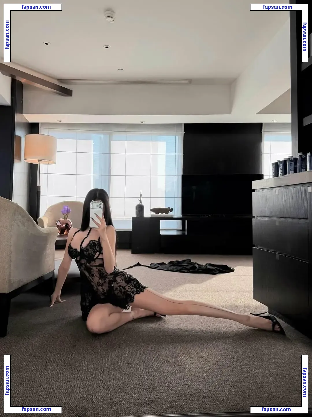 zmeixio nude photo #0020 from OnlyFans