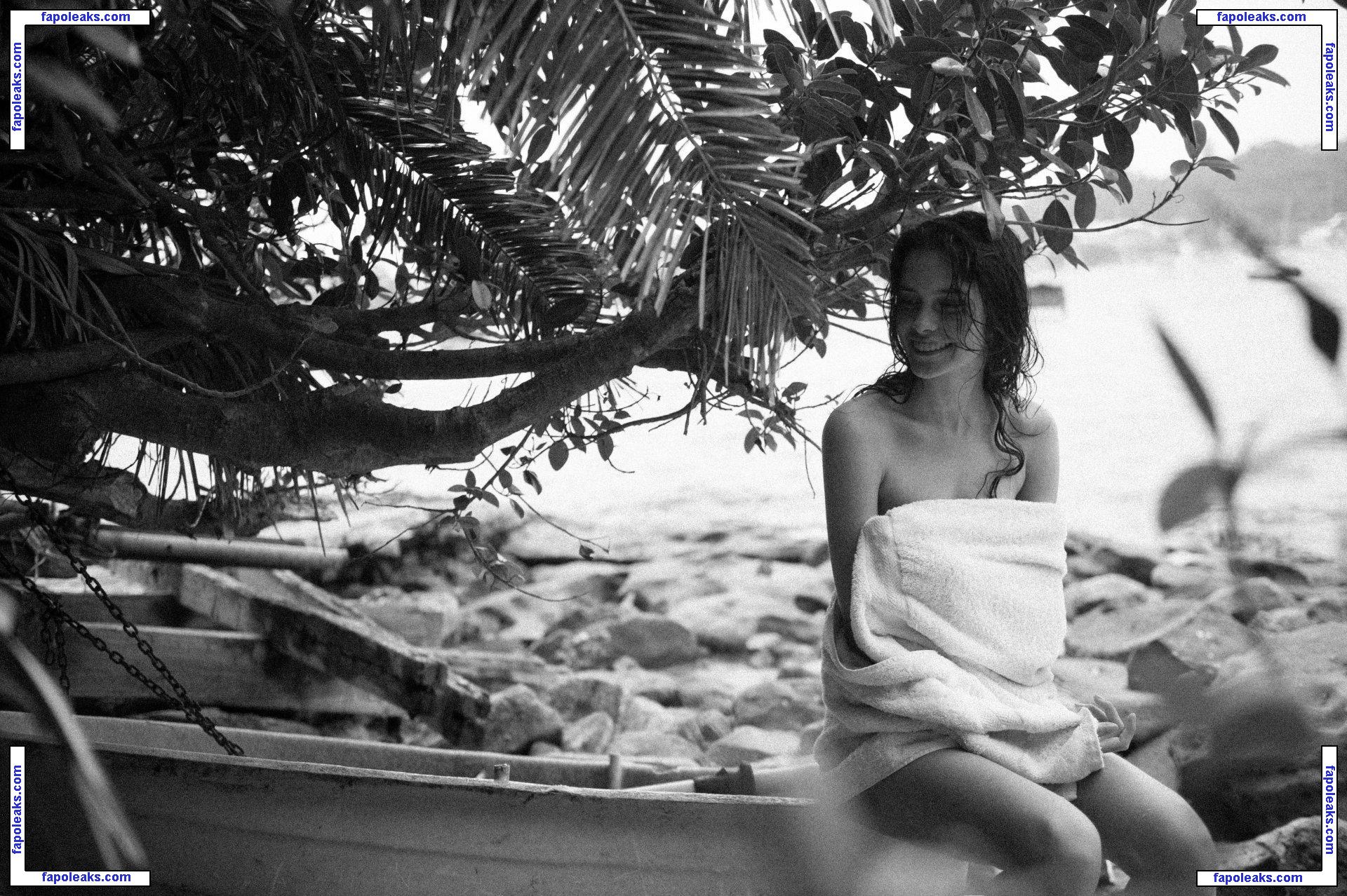 Zoe Barnard nude photo #0029 from OnlyFans
