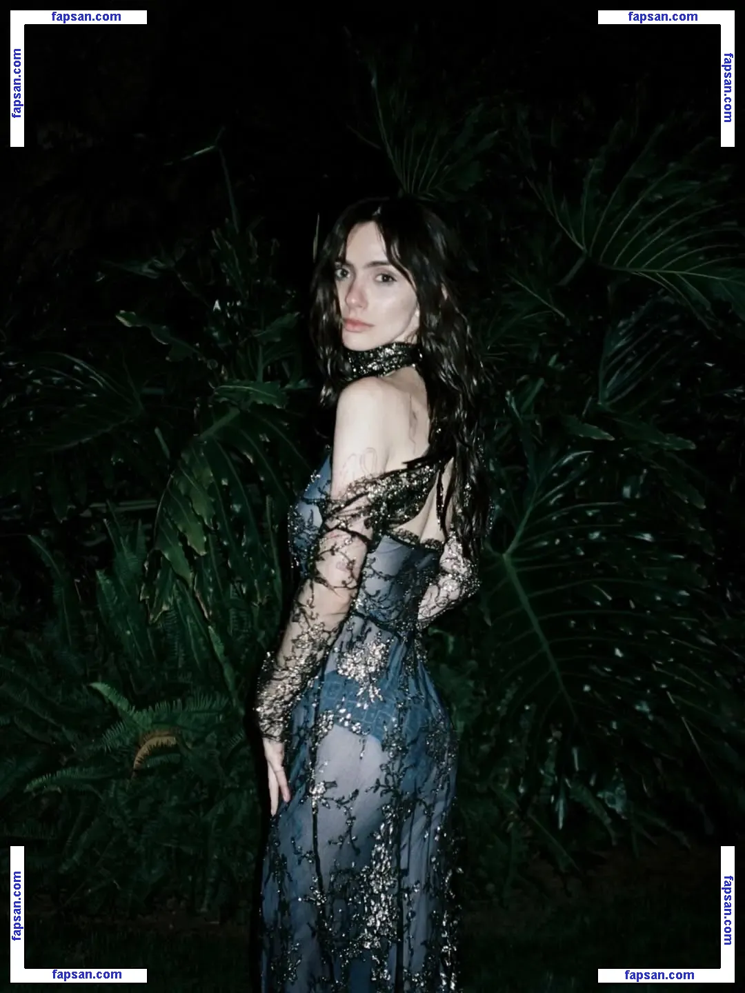 Zoë Bleu Sidel голая фото #0001 с Онлифанс