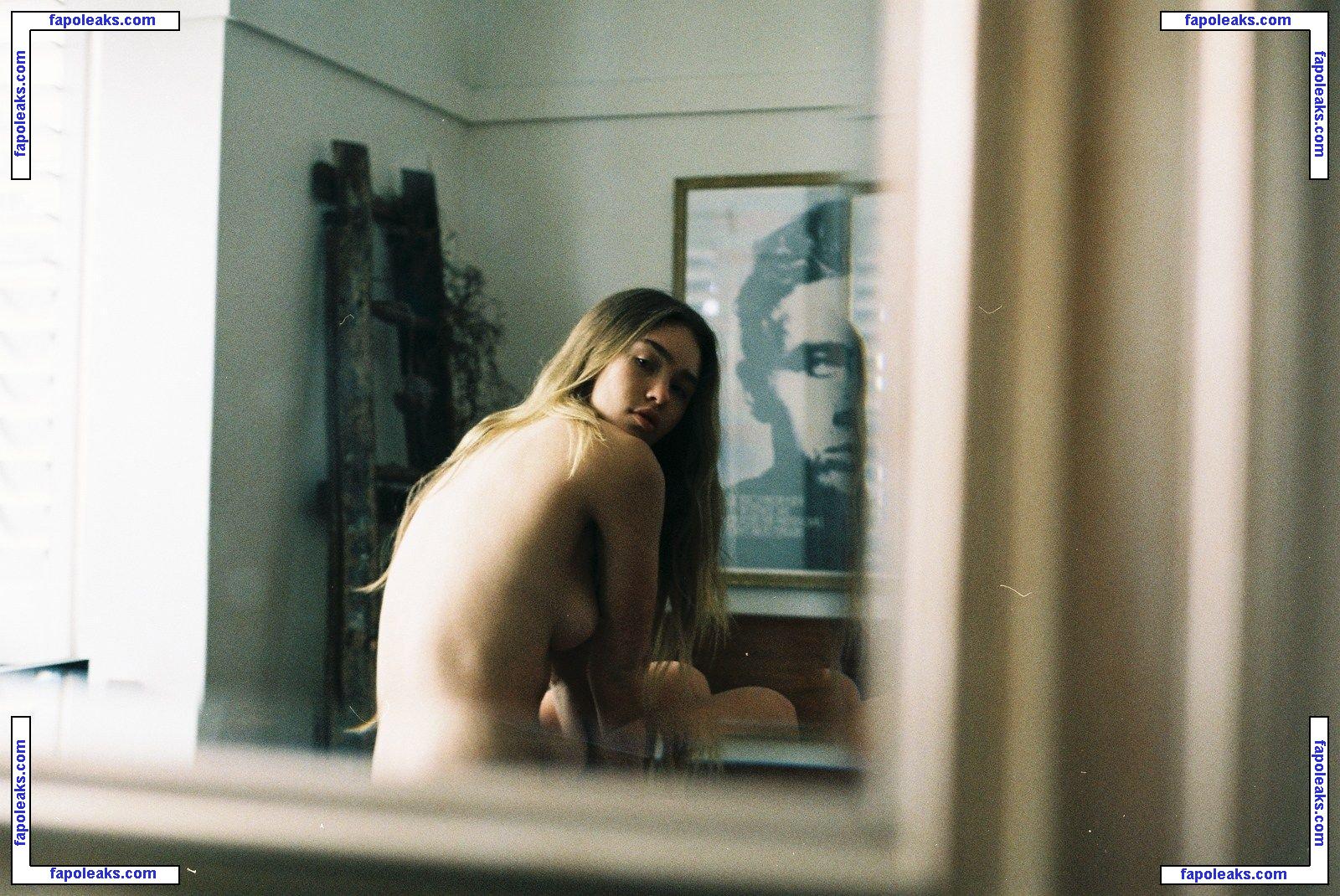 Zoe Cross nude photo #0016 from OnlyFans