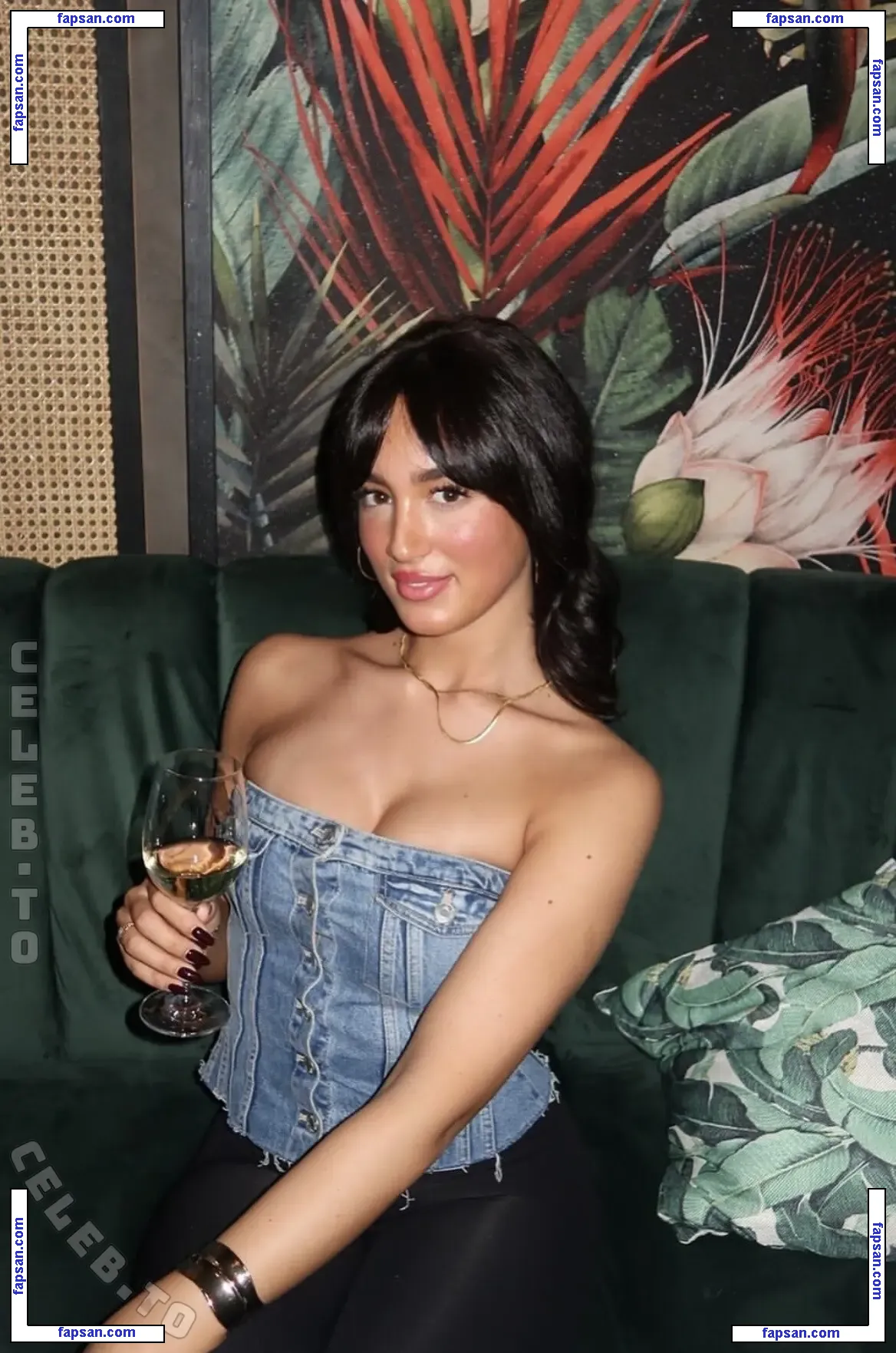 Zoe Müllner голая фото #0011 с Онлифанс