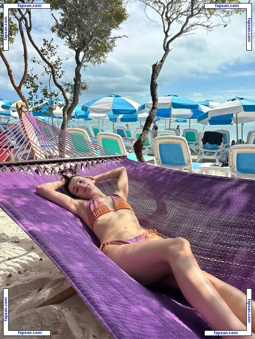 Zoe Steiner голая фото #0001 с Онлифанс