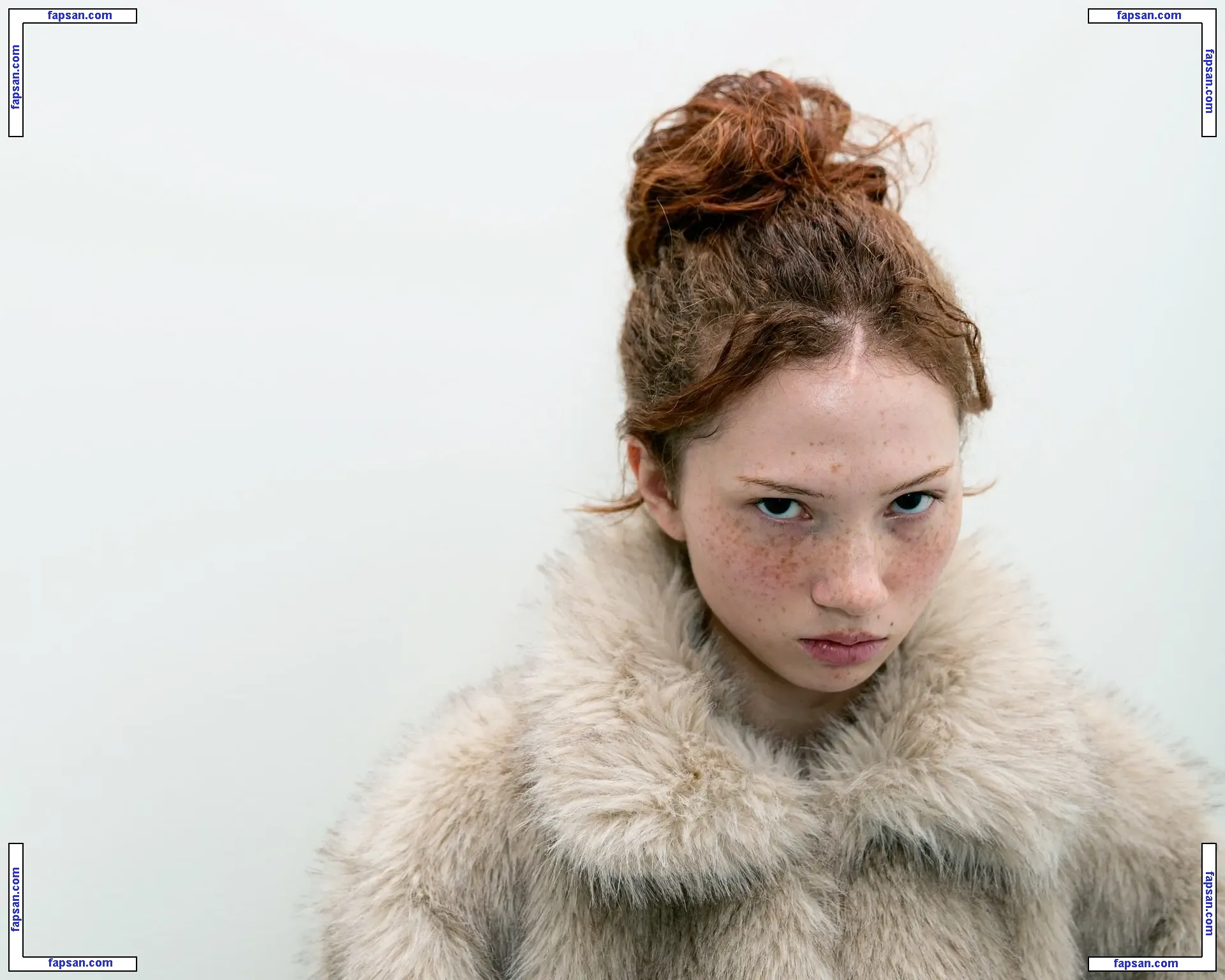 zoe4nya голая фото #0001 с Онлифанс