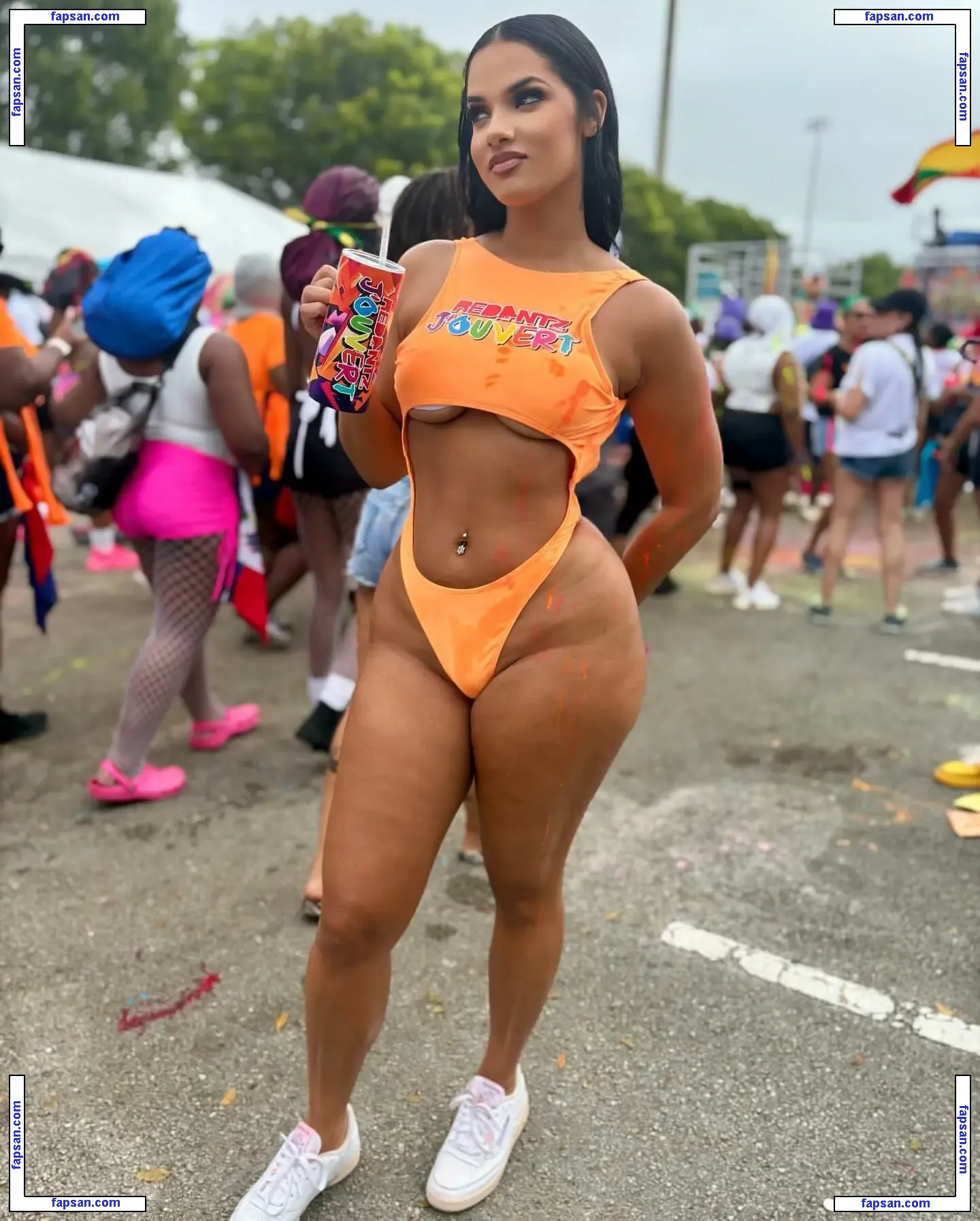 Zoe8055 nude photo #0002 from OnlyFans