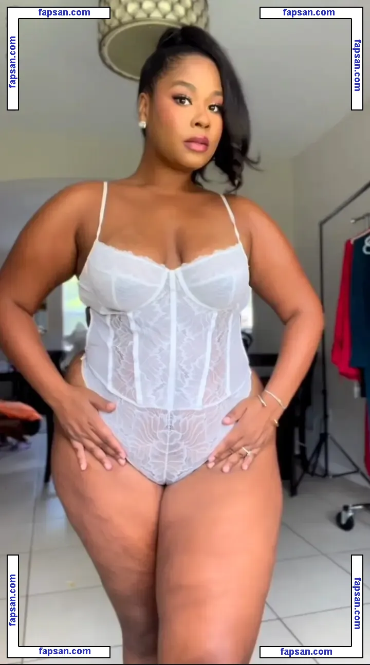 Zoechinloy nude photo #0006 from OnlyFans