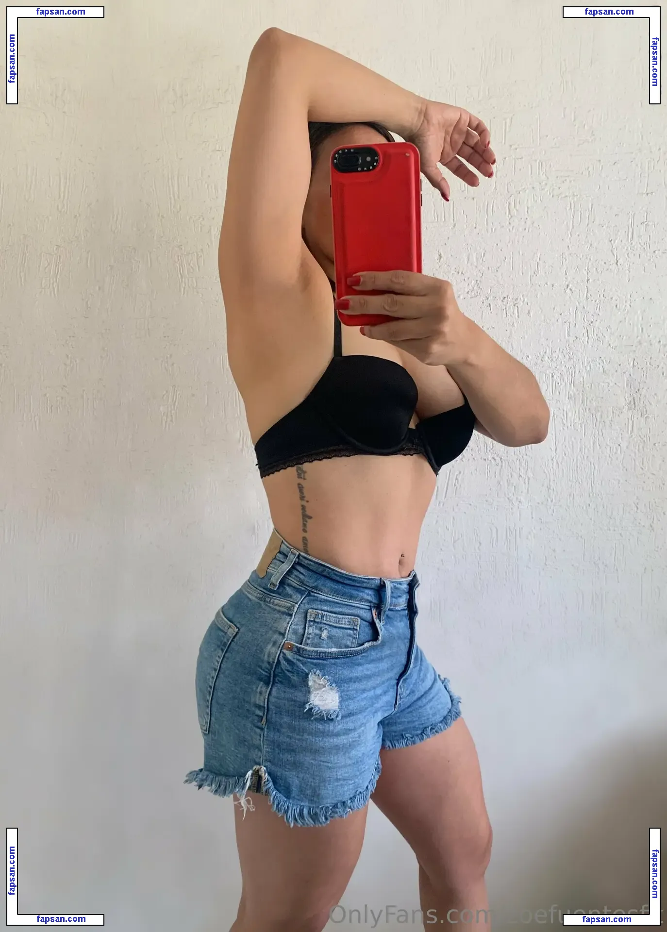 zoefuentesfit nude photo #0015 from OnlyFans