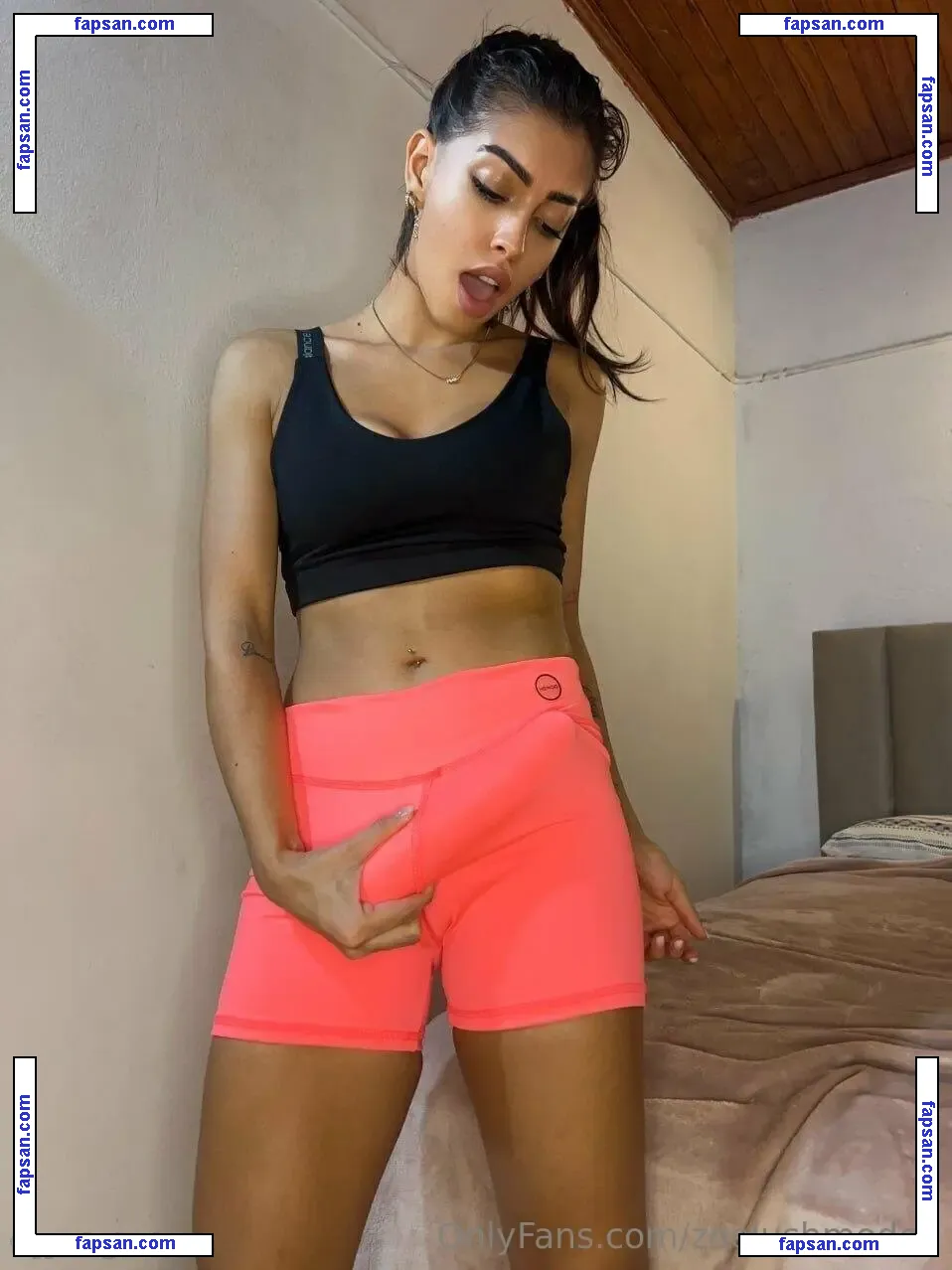 zoelushmodell nude photo #0012 from OnlyFans
