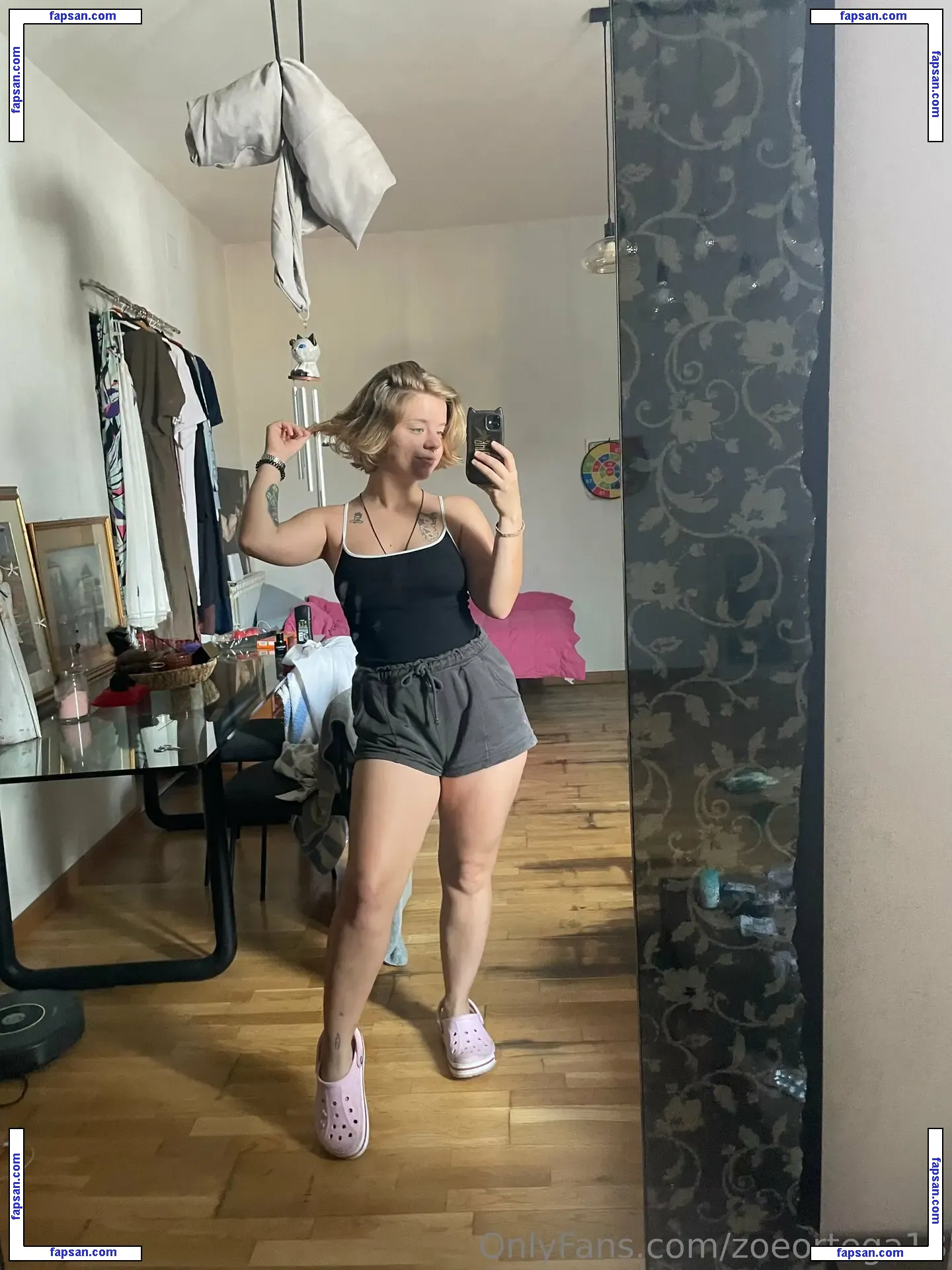 zoeortega18 nude photo #0024 from OnlyFans