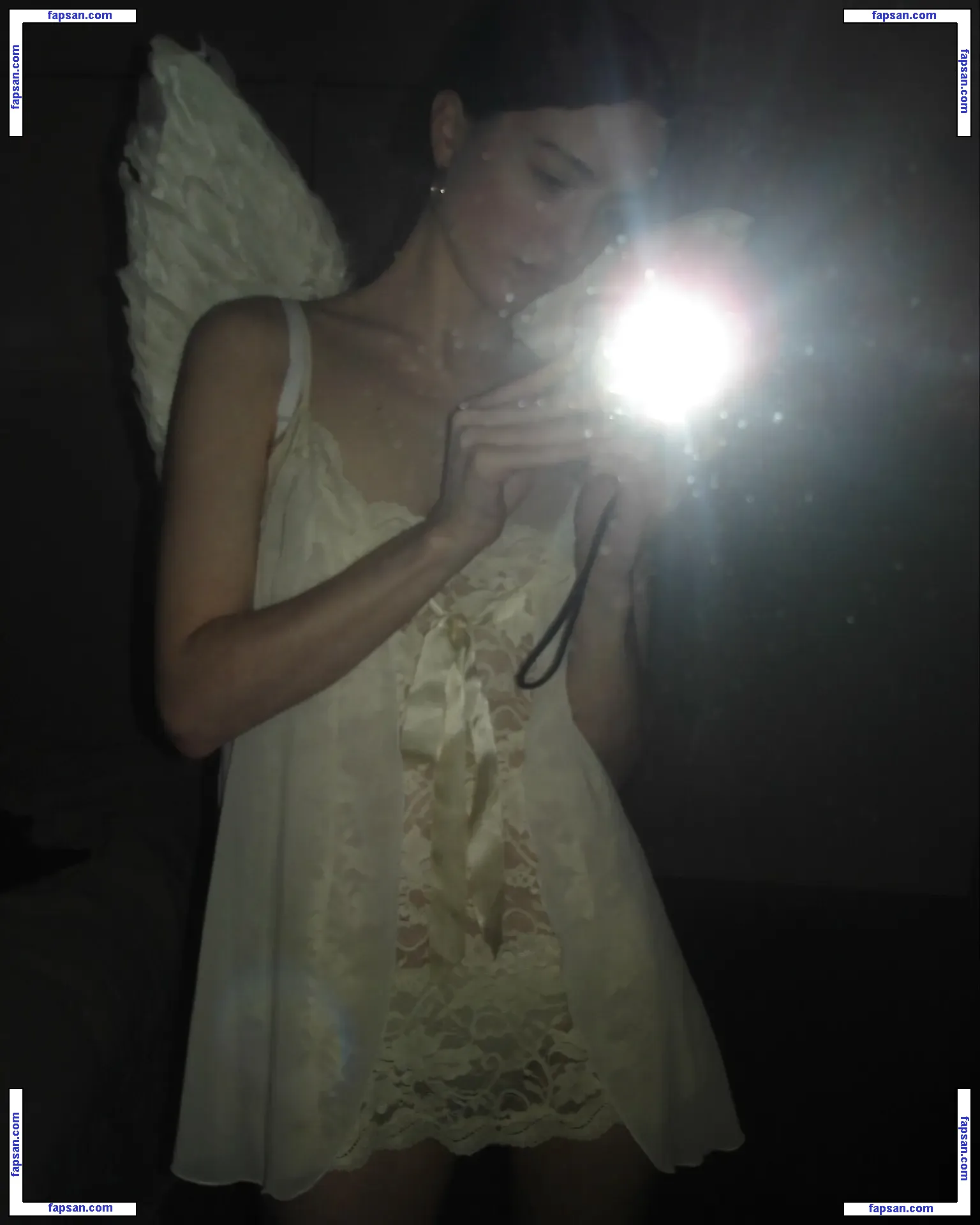 zoeplzshutup nude photo #0012 from OnlyFans