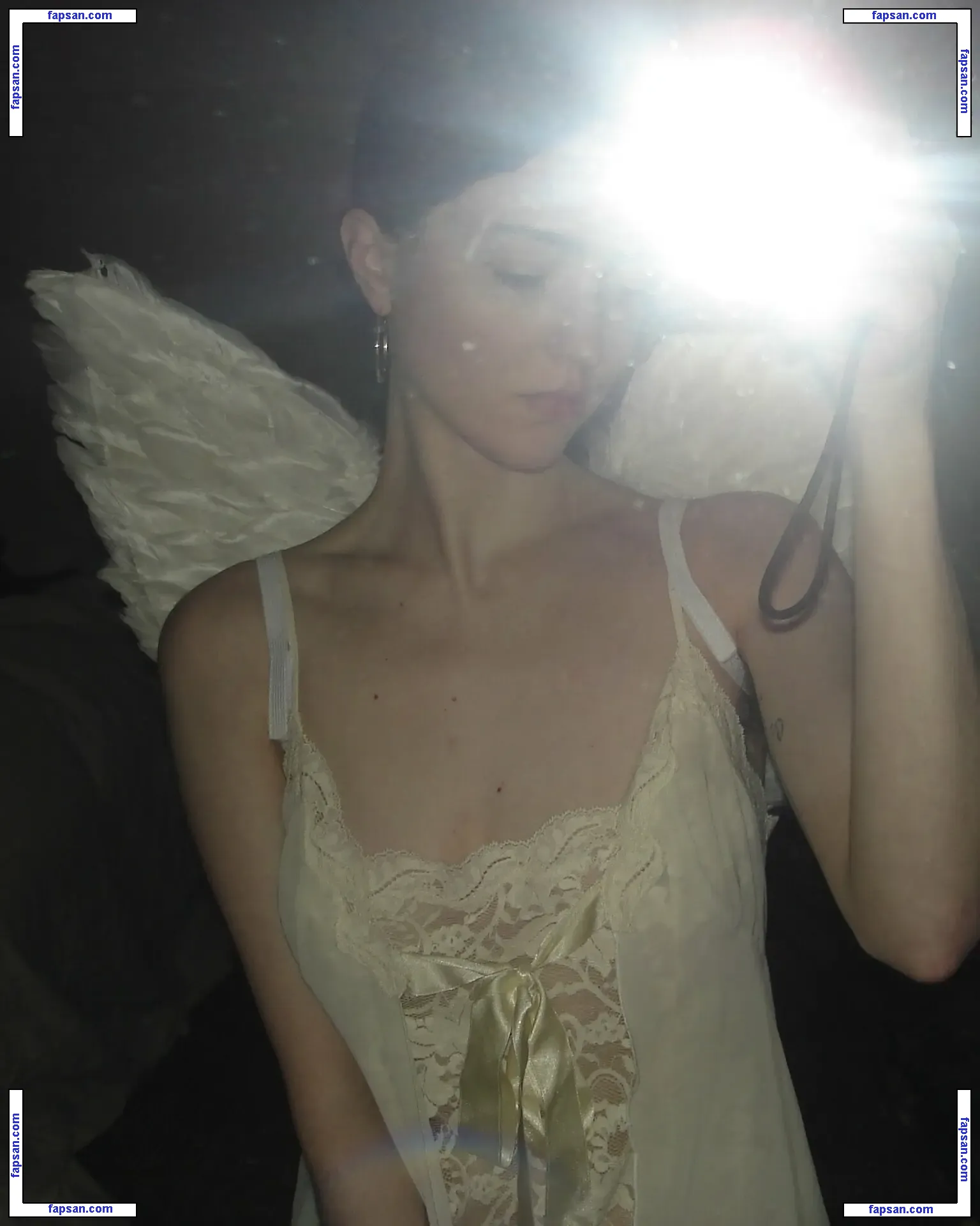 zoeplzshutup nude photo #0013 from OnlyFans