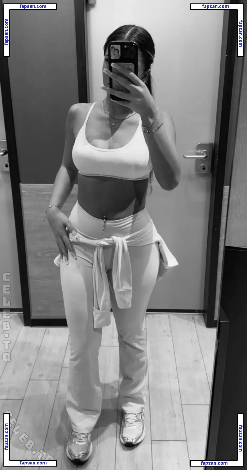 Zoesalg голая фото #0005 с Онлифанс