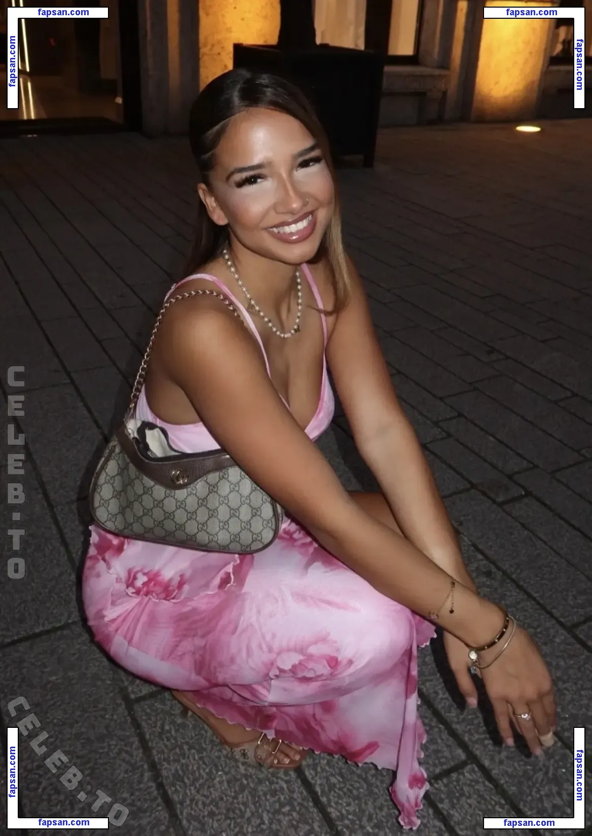 Zoesalg голая фото #0020 с Онлифанс