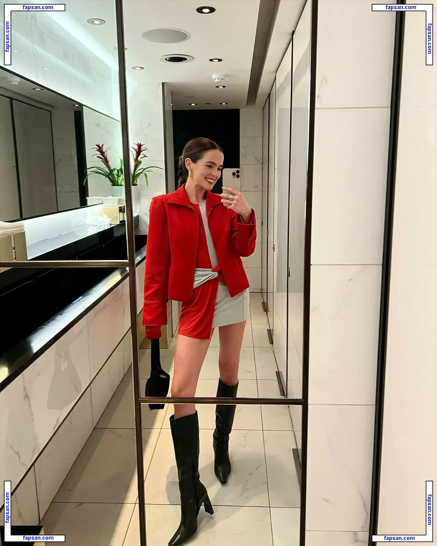 Zoey Deutch nude photo #0371 from OnlyFans