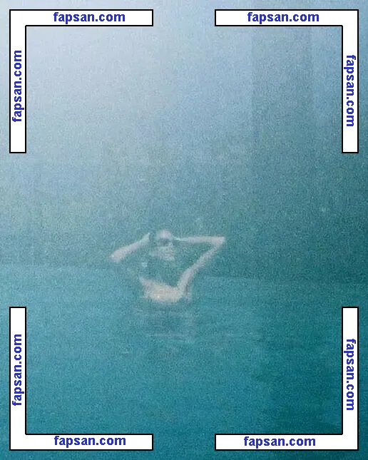 Zoey Deutch nude photo #0391 from OnlyFans