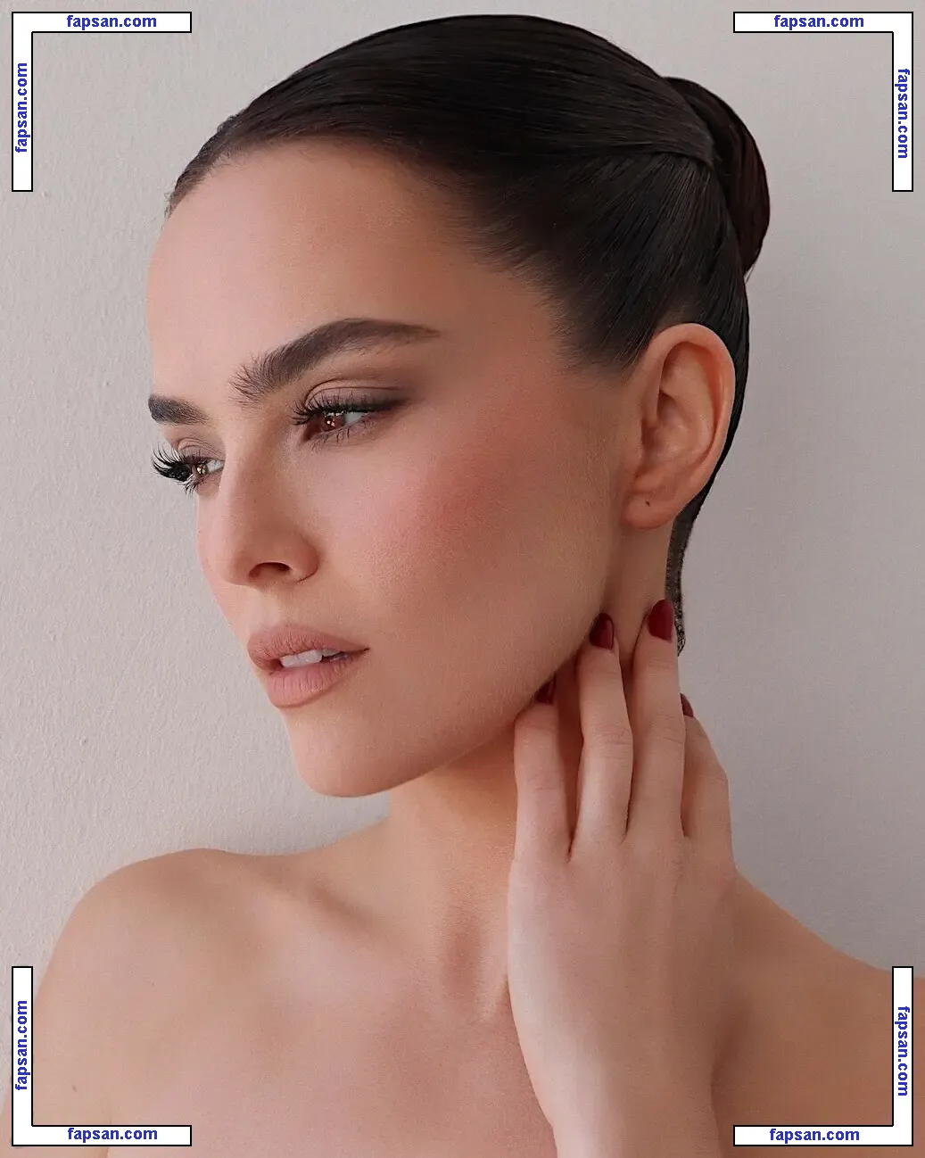 Zoey Deutch голая фото #0553 с Онлифанс