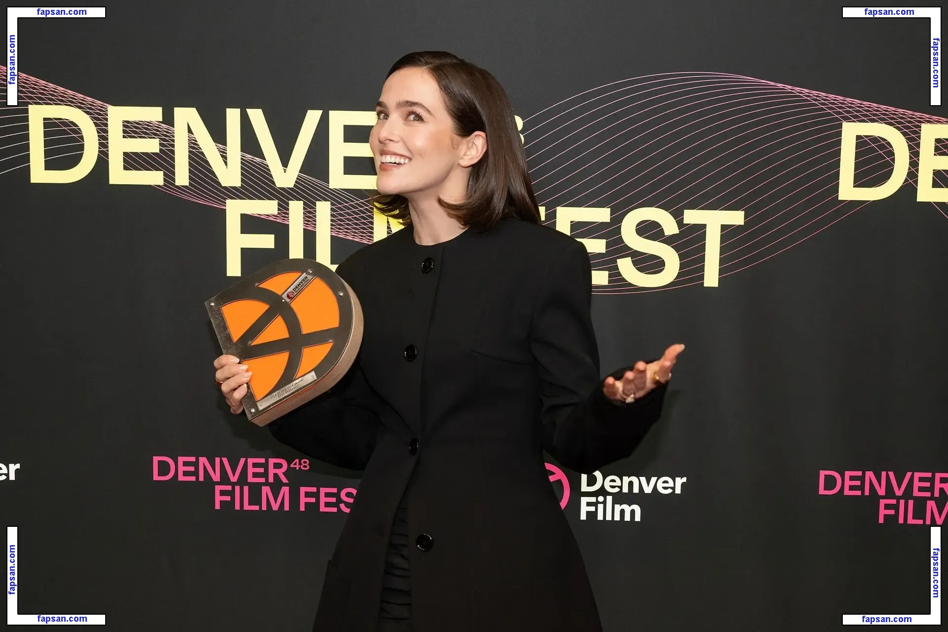 Zoey Deutch голая фото #0586 с Онлифанс