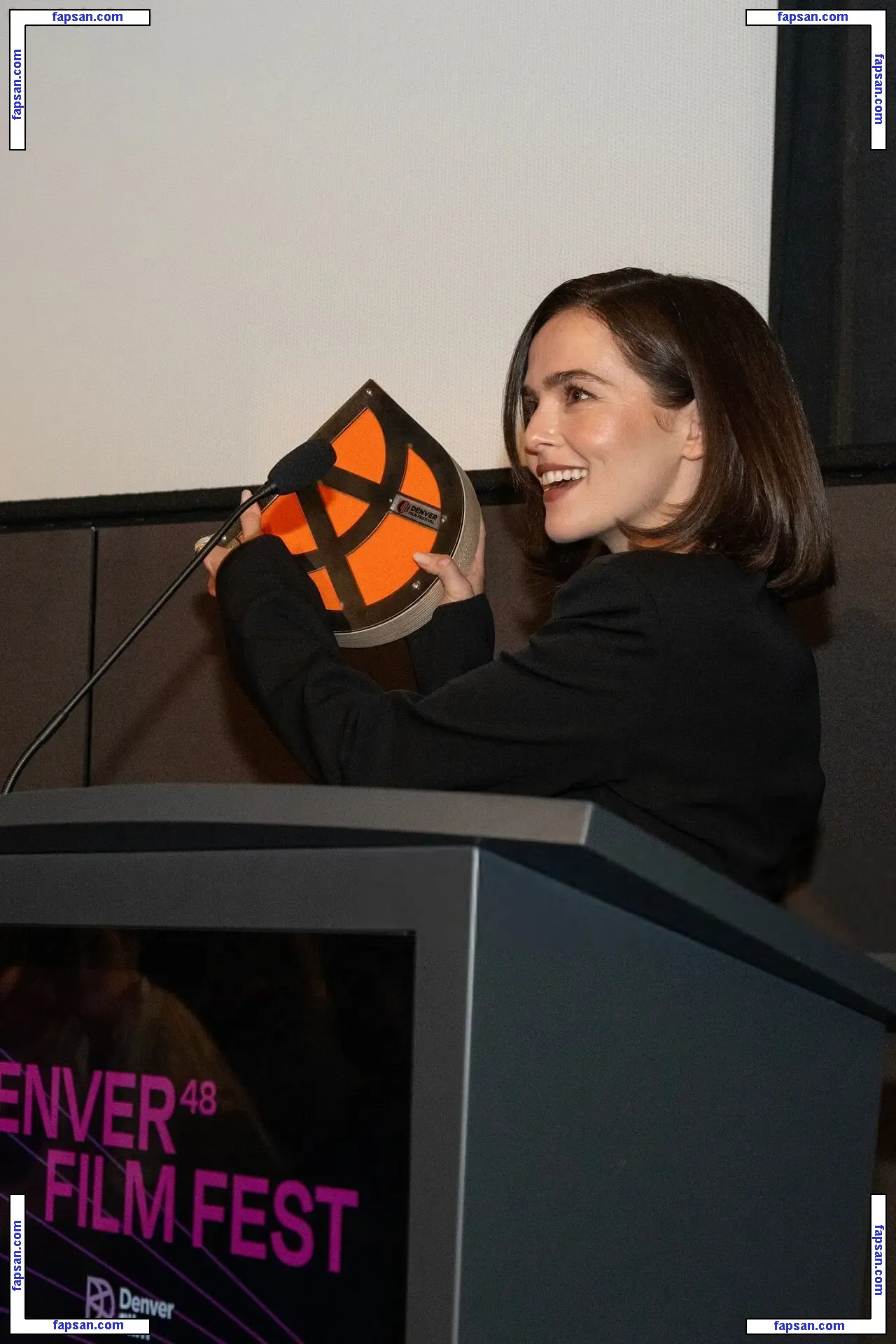 Zoey Deutch голая фото #0601 с Онлифанс