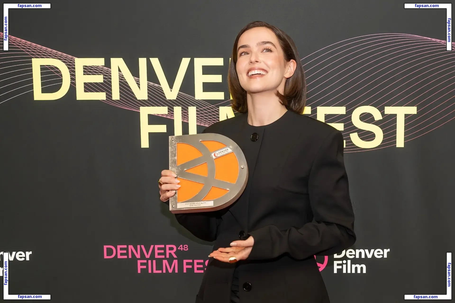 Zoey Deutch голая фото #0602 с Онлифанс