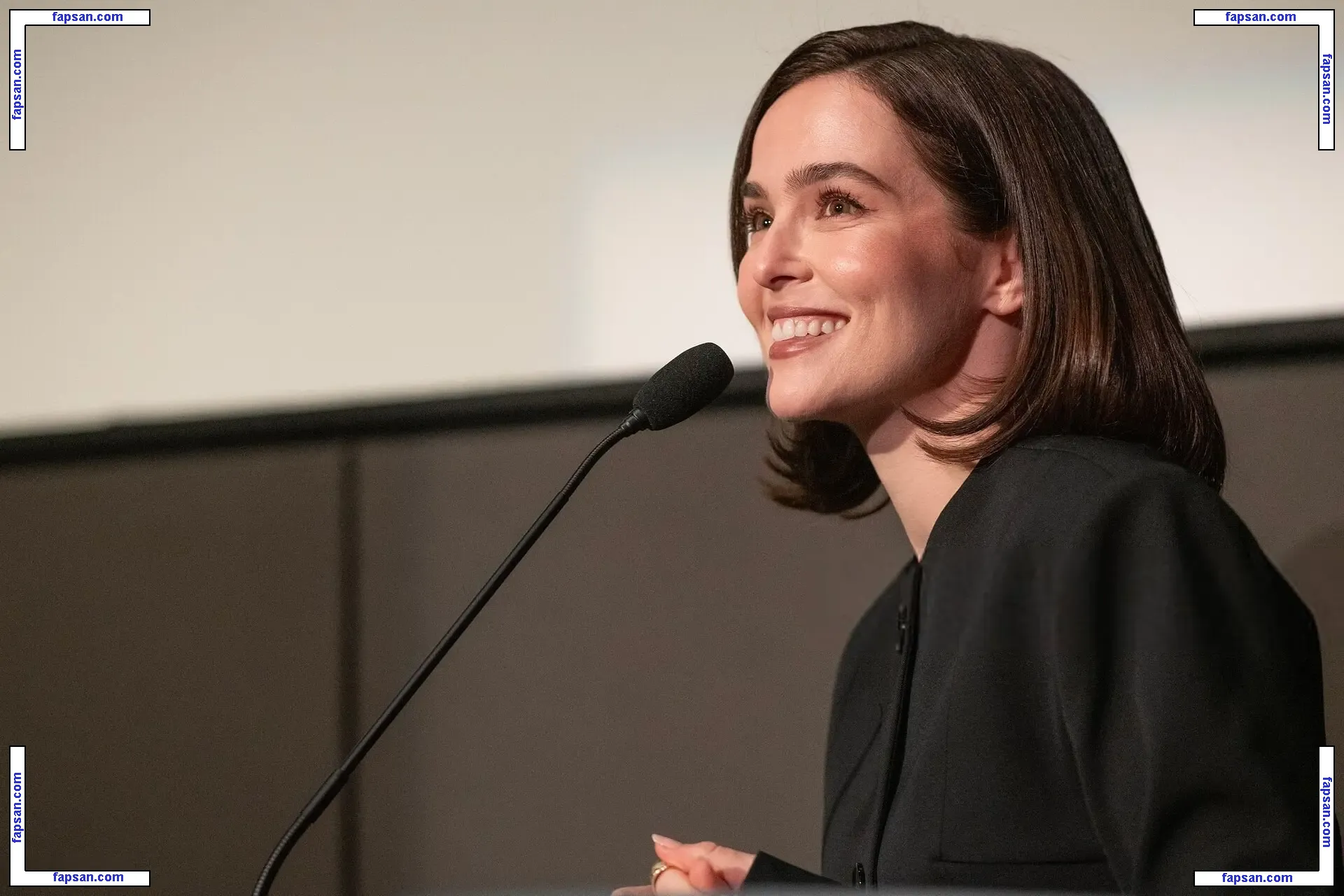 Zoey Deutch голая фото #0603 с Онлифанс