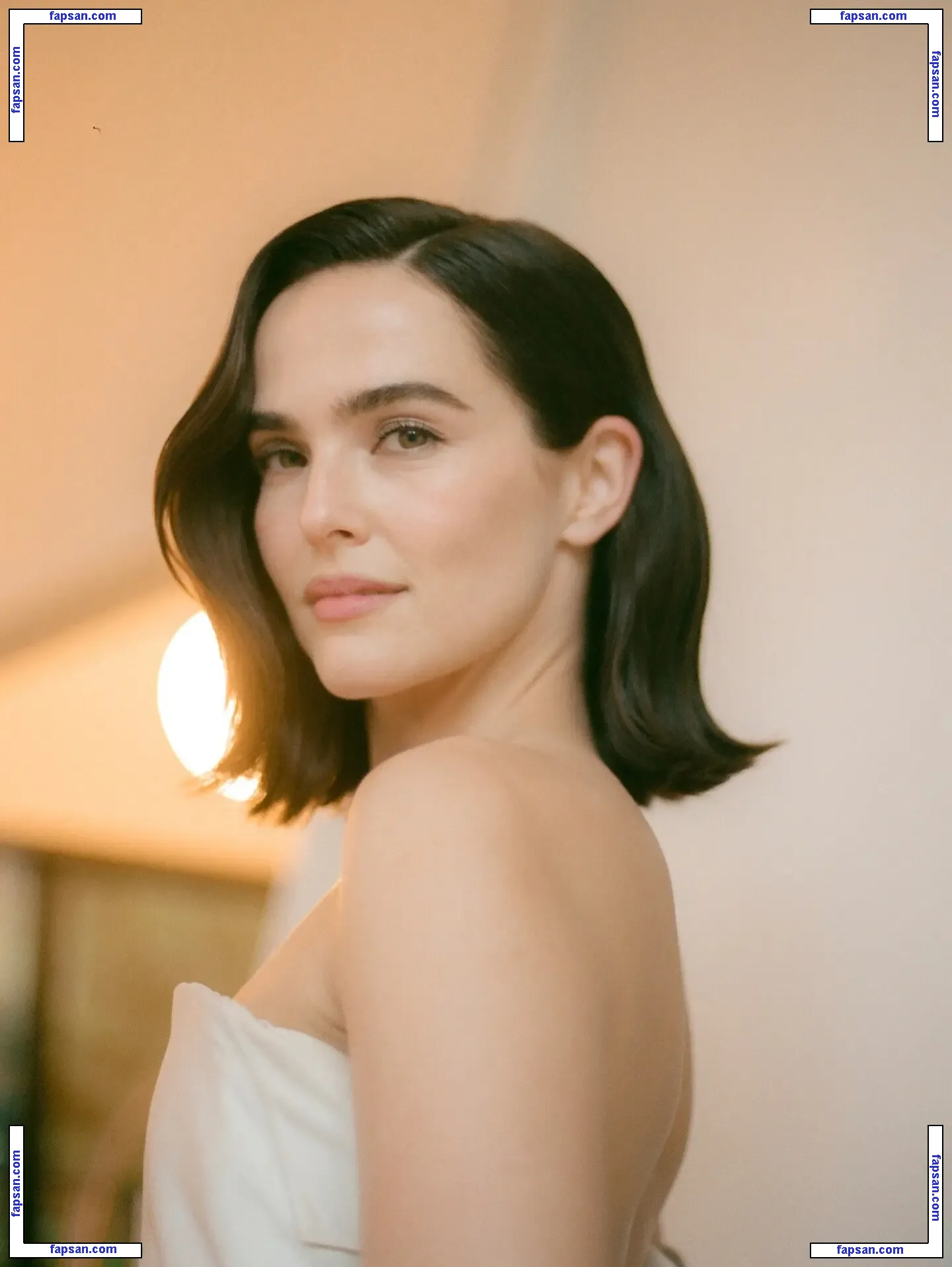 Zoey Deutch голая фото #0613 с Онлифанс