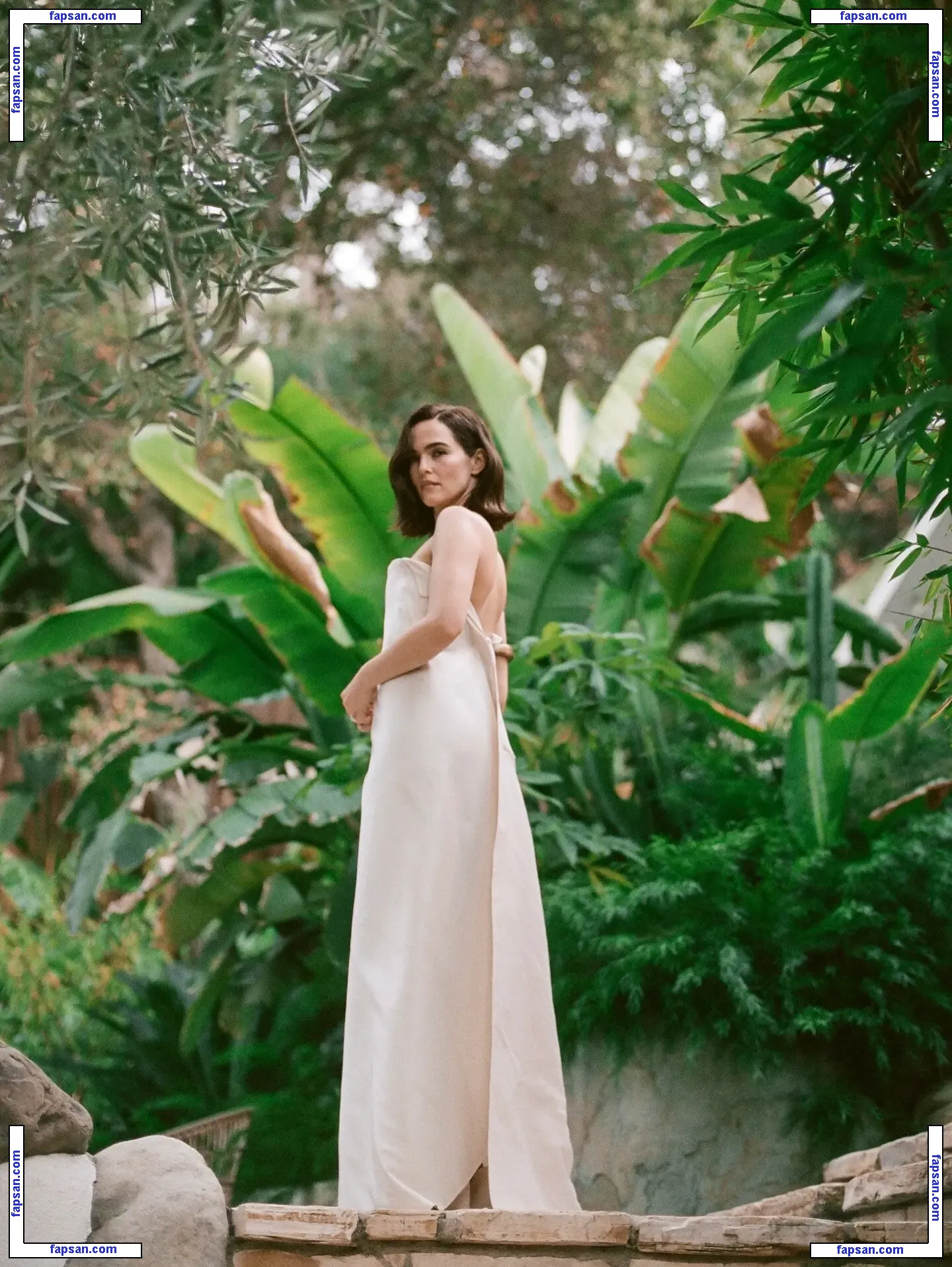 Zoey Deutch голая фото #0614 с Онлифанс