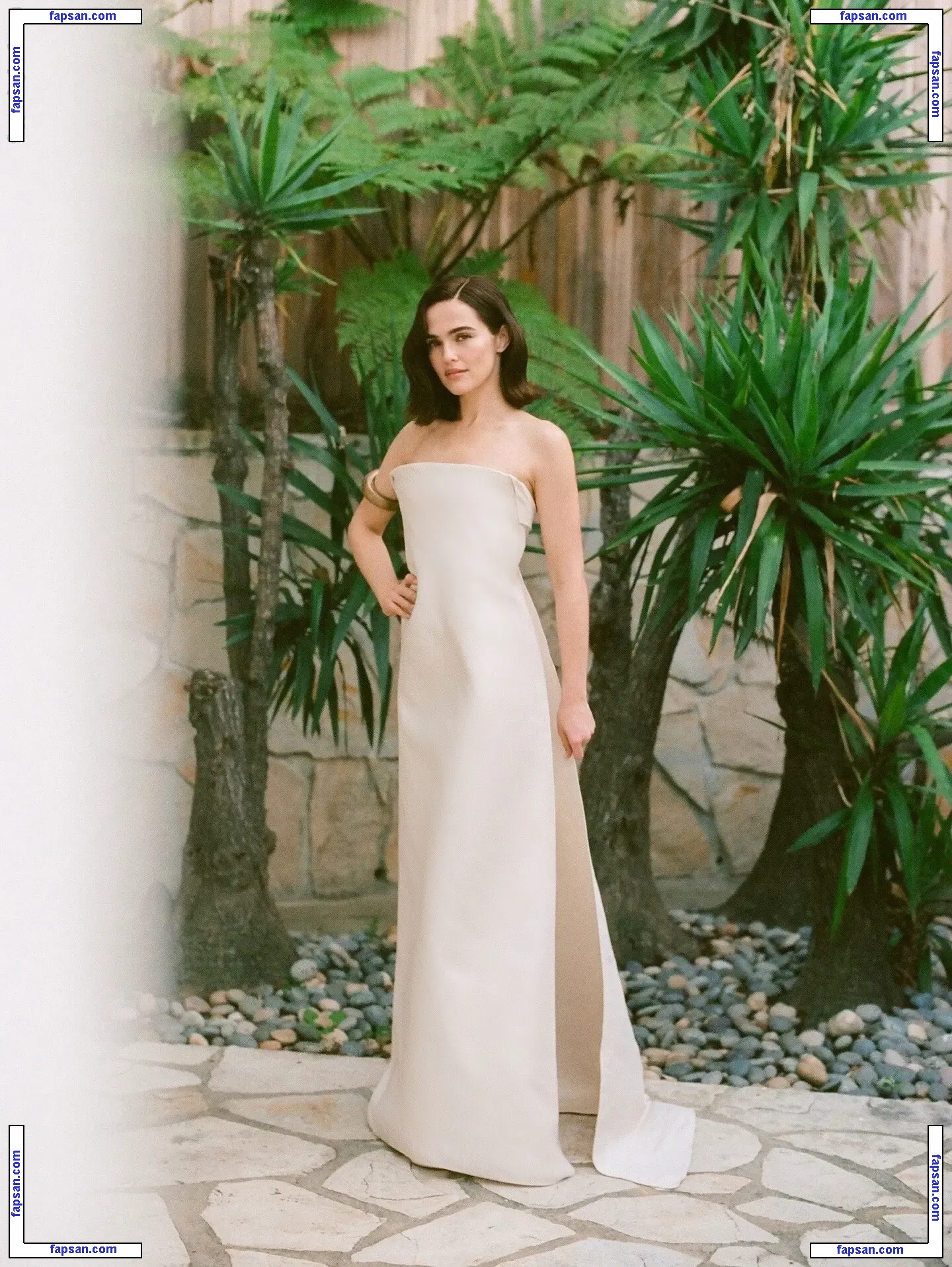 Zoey Deutch голая фото #0616 с Онлифанс