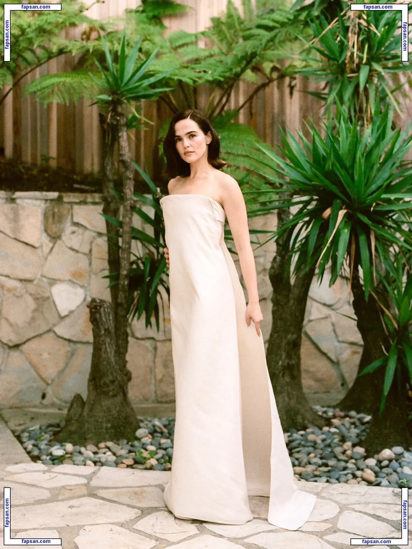 Zoey Deutch голая фото #0617 с Онлифанс