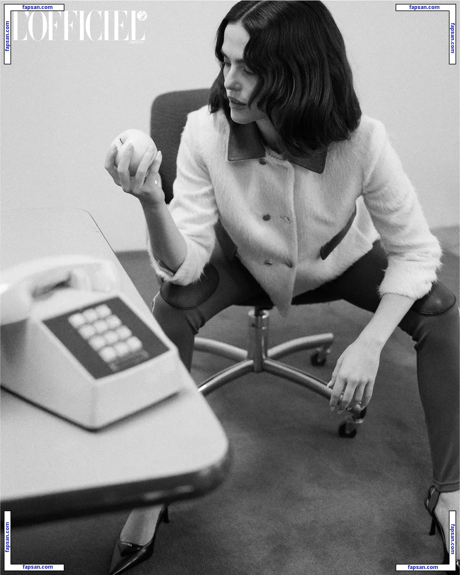 Zoey Deutch nude photo #0624 from OnlyFans