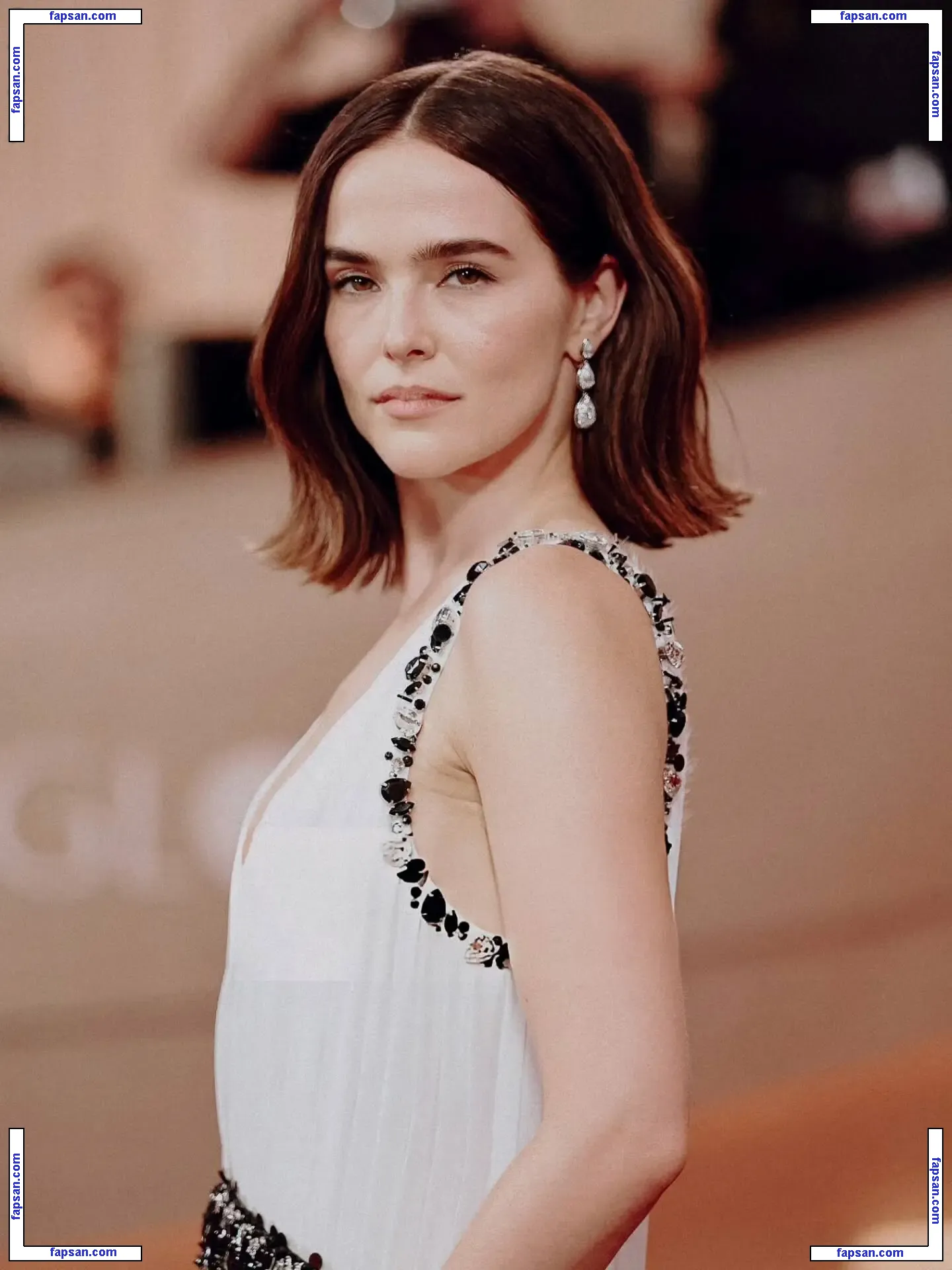 Zoey Deutch nude photo #0638 from OnlyFans