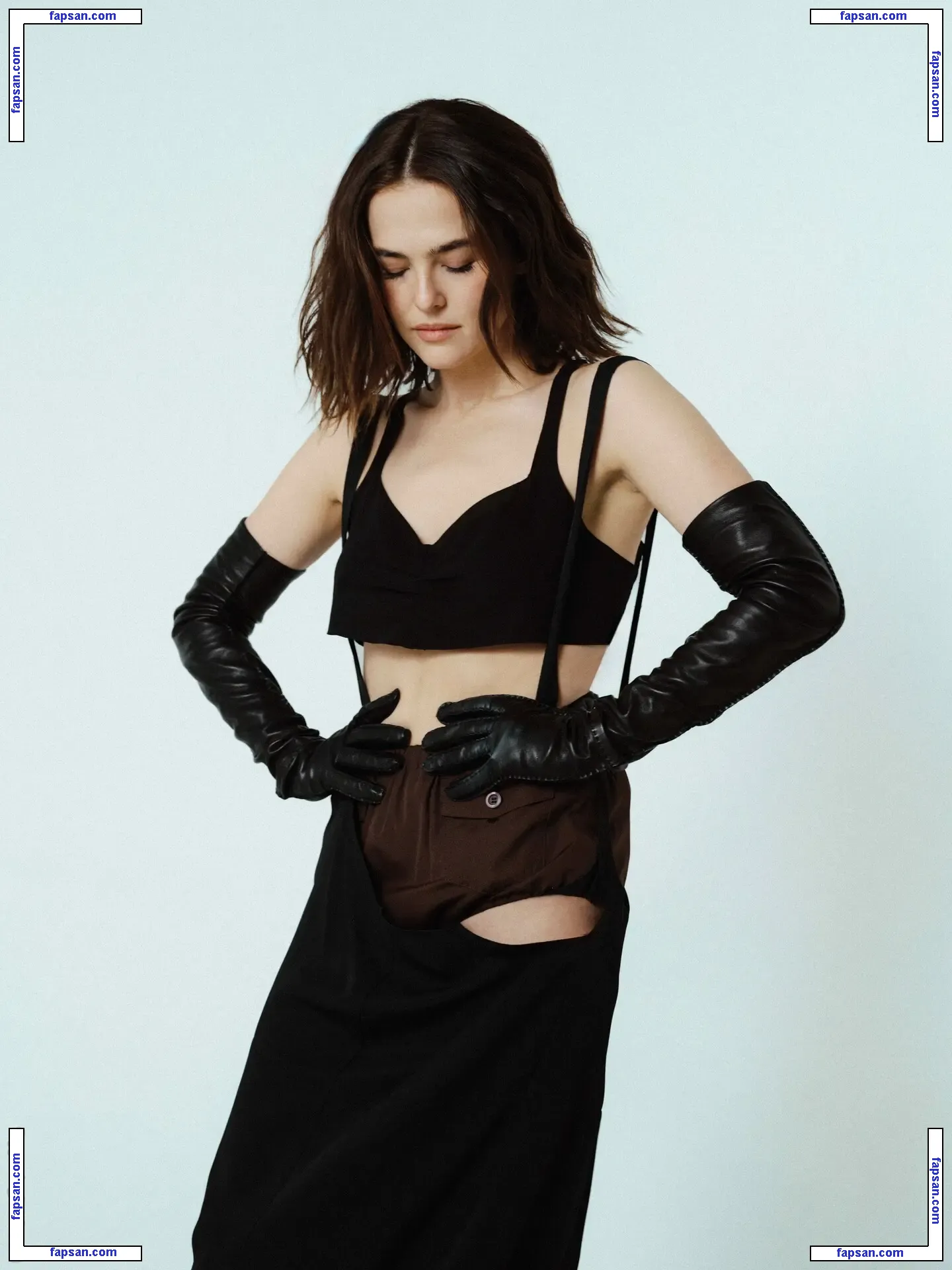 Zoey Deutch nude photo #0642 from OnlyFans