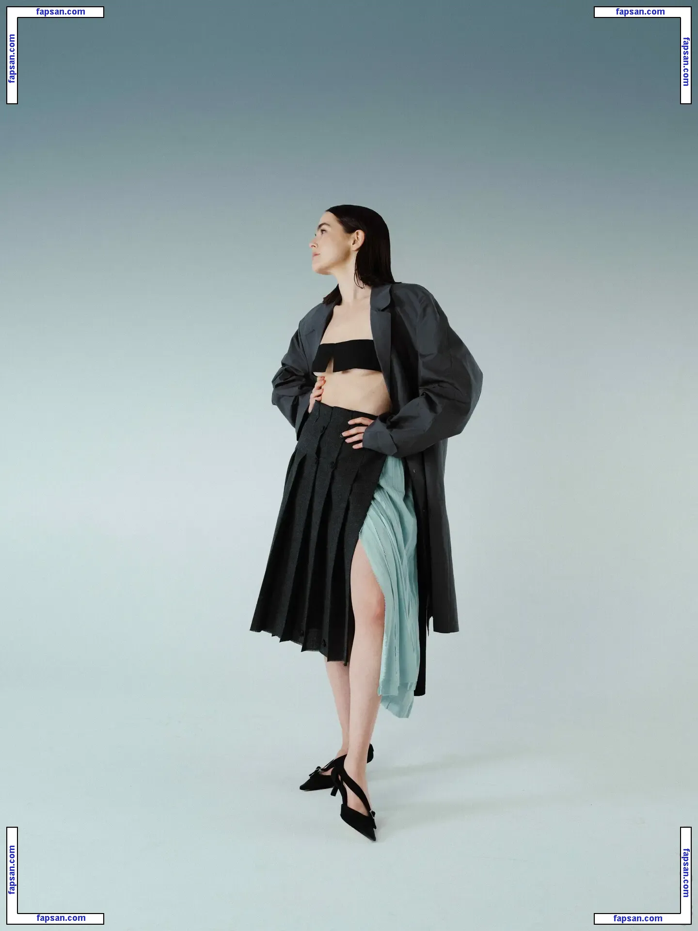 Zoey Deutch nude photo #0649 from OnlyFans