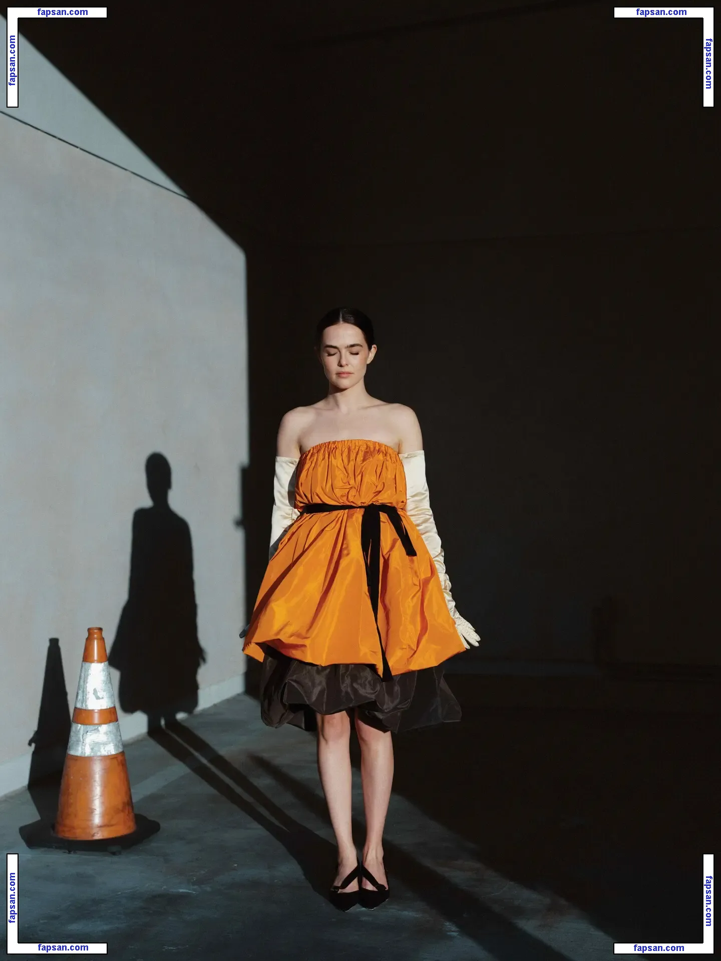 Zoey Deutch nude photo #0657 from OnlyFans