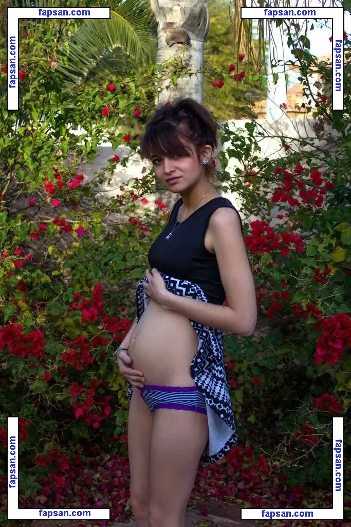 Zoey Kush nude photo #0023 from OnlyFans