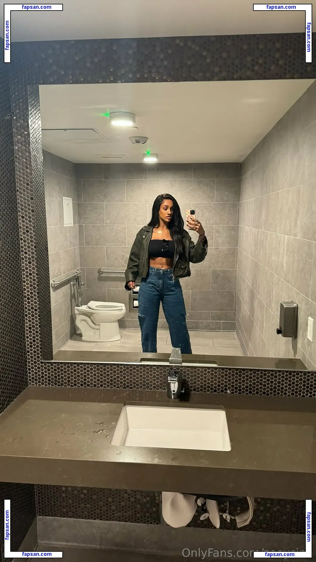 zoeysinnfree nude photo #0001 from OnlyFans