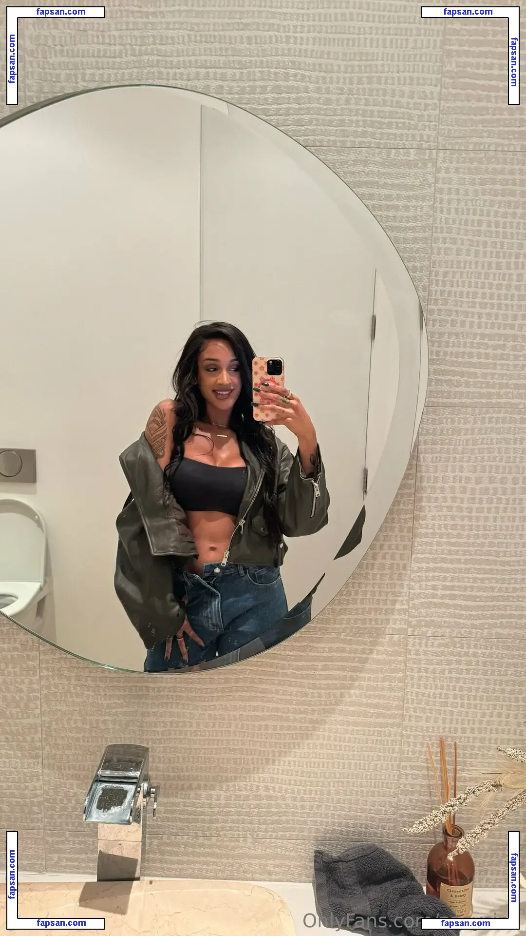 zoeysinnfree nude photo #0002 from OnlyFans