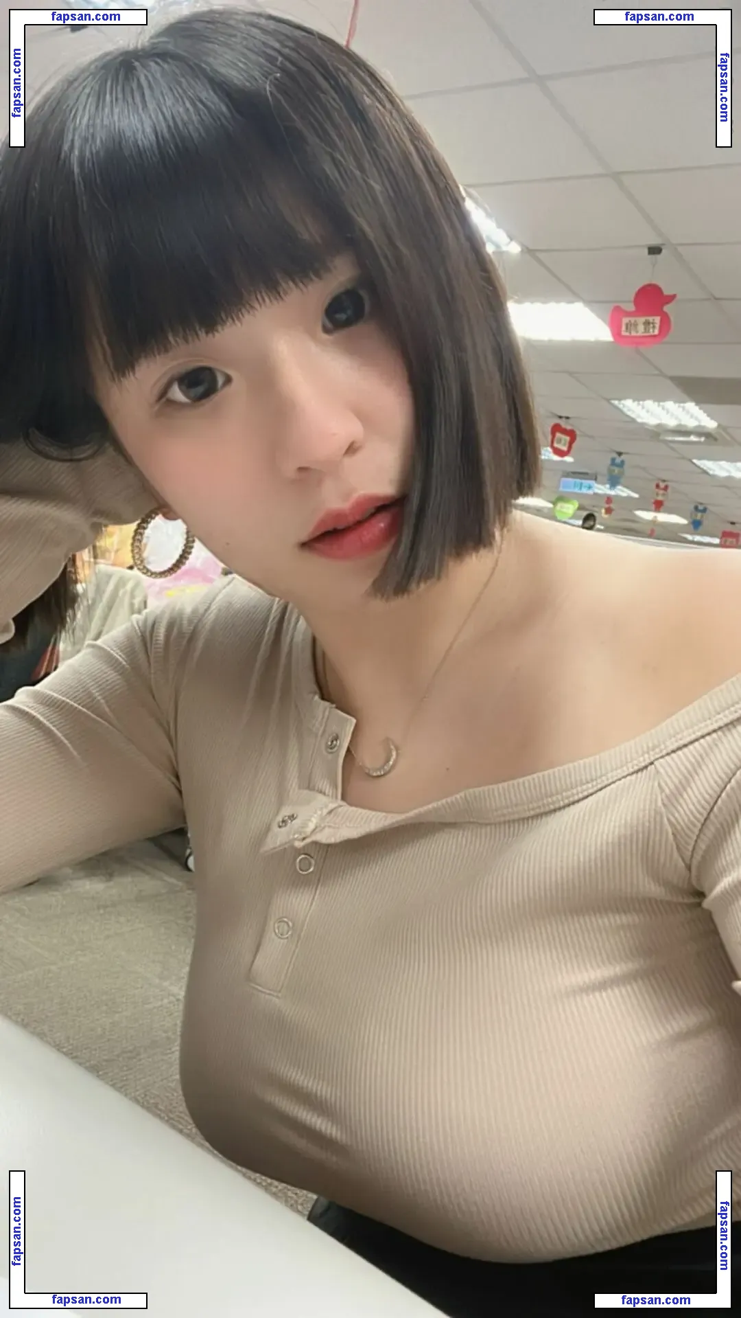 zoeytaiii nude photo #0015 from OnlyFans