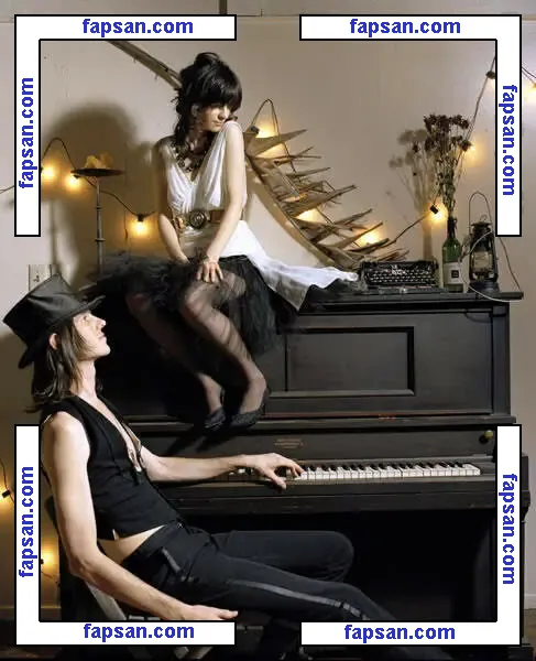 Zooey Deschanel nude photo #0139 from OnlyFans