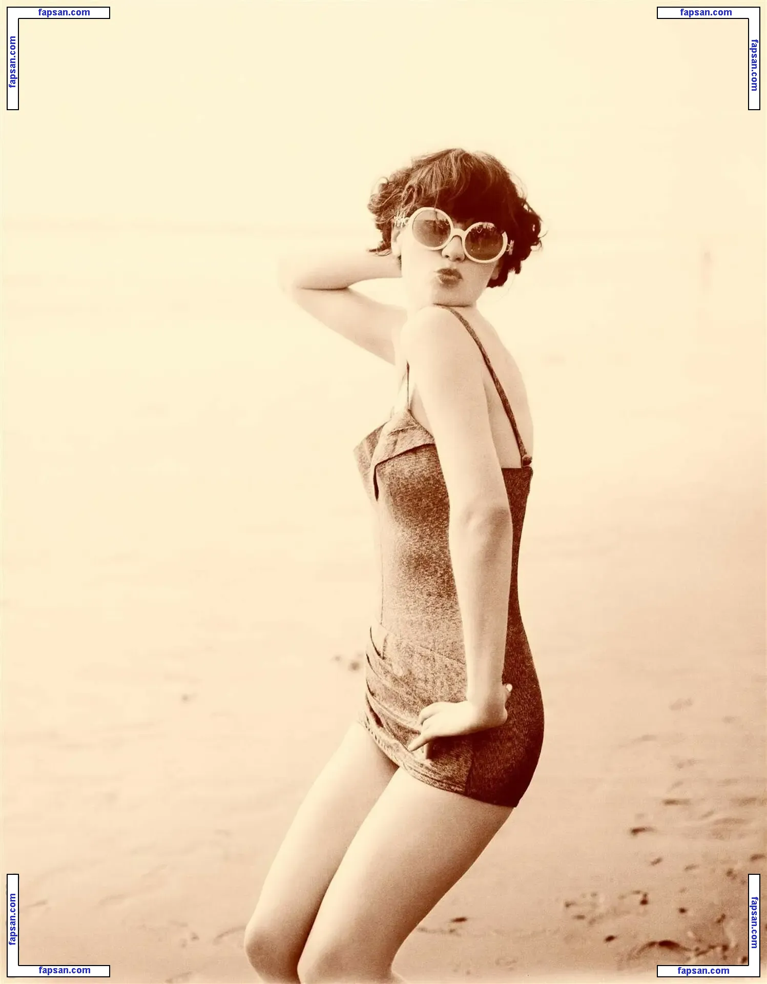 Zooey Deschanel голая фото #0145 с Онлифанс