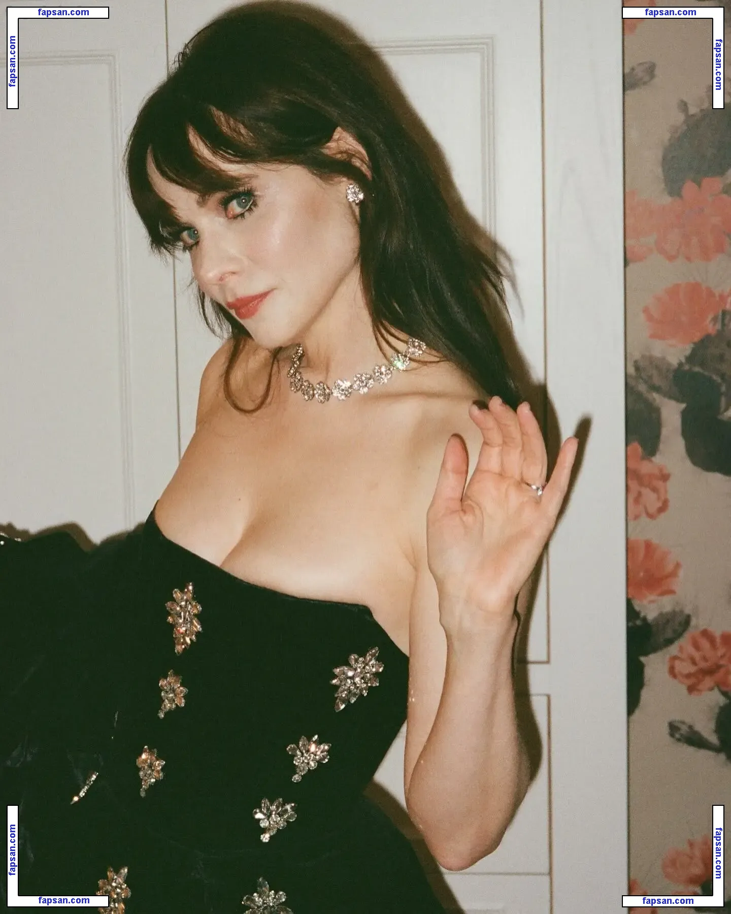 Zooey Deschanel голая фото #0168 с Онлифанс