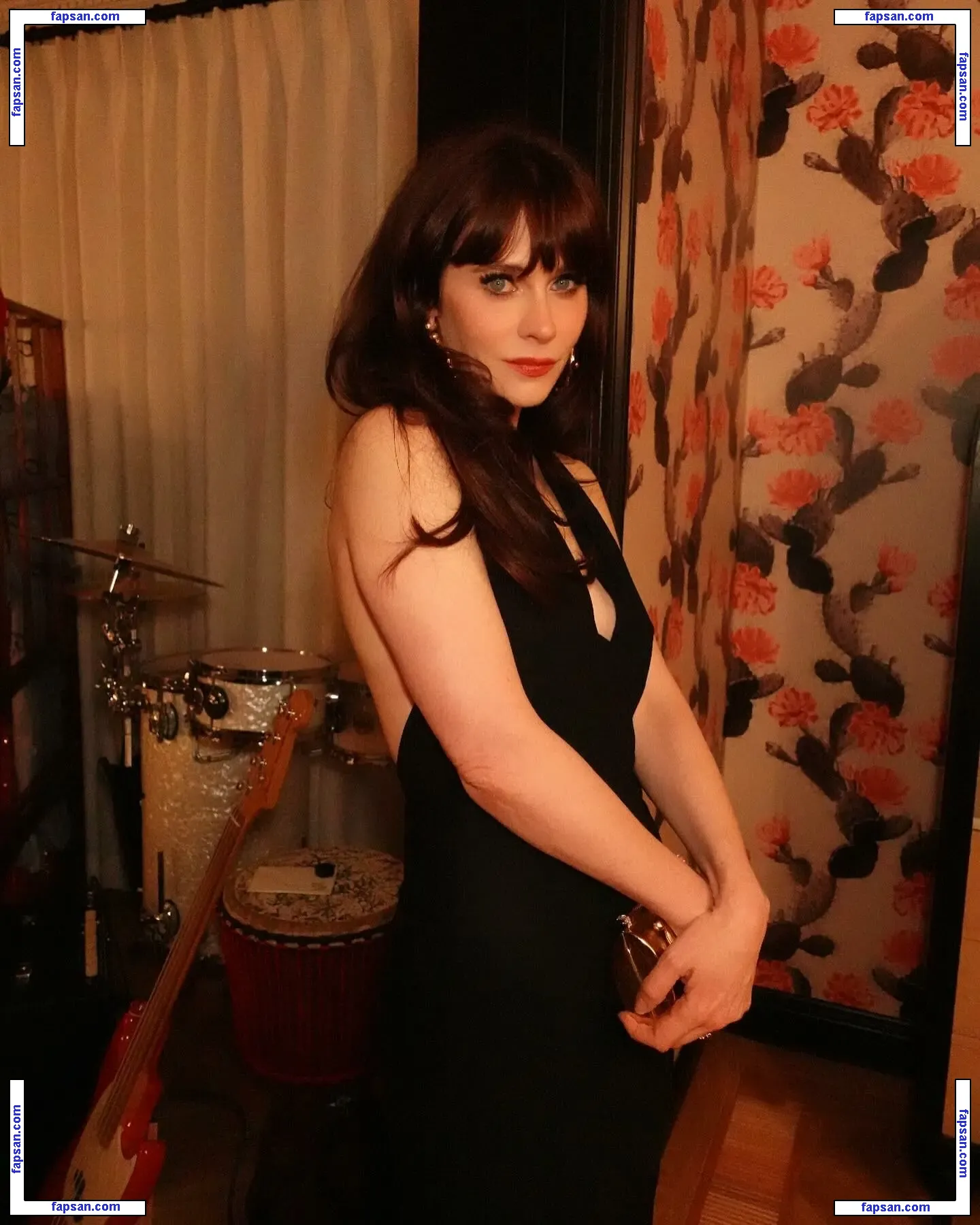 Zooey Deschanel голая фото #0175 с Онлифанс