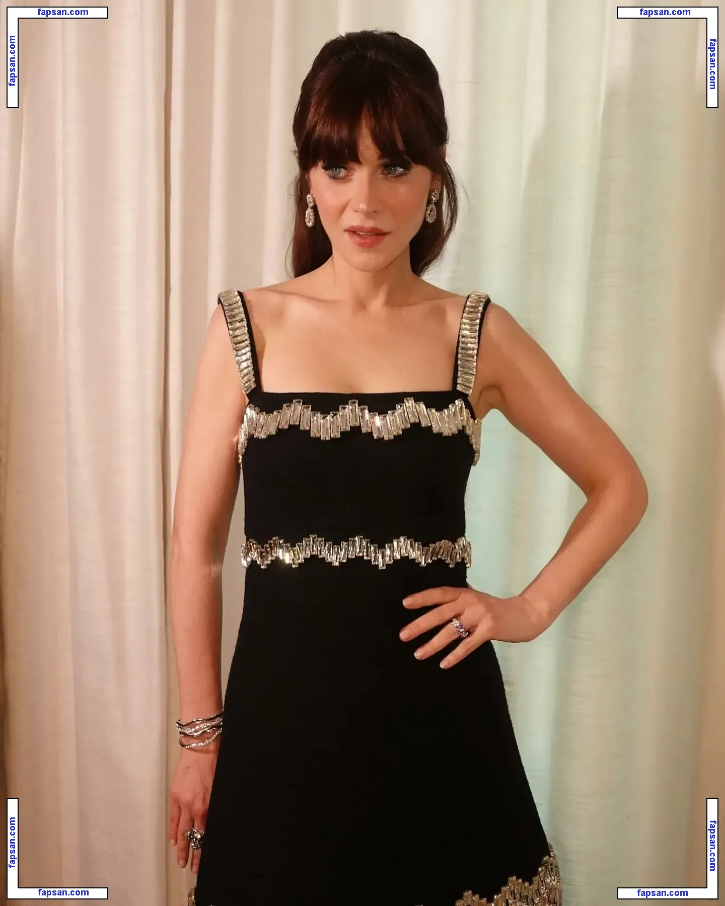 Zooey Deschanel голая фото #0176 с Онлифанс