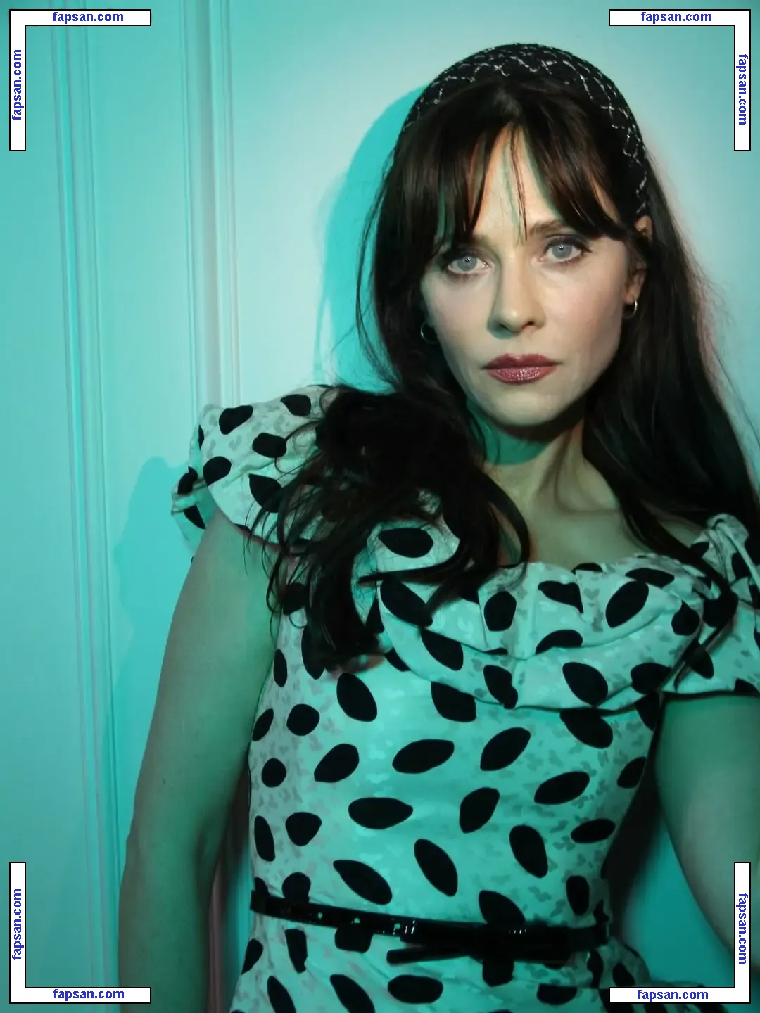 Zooey Deschanel nude photo #0187 from OnlyFans