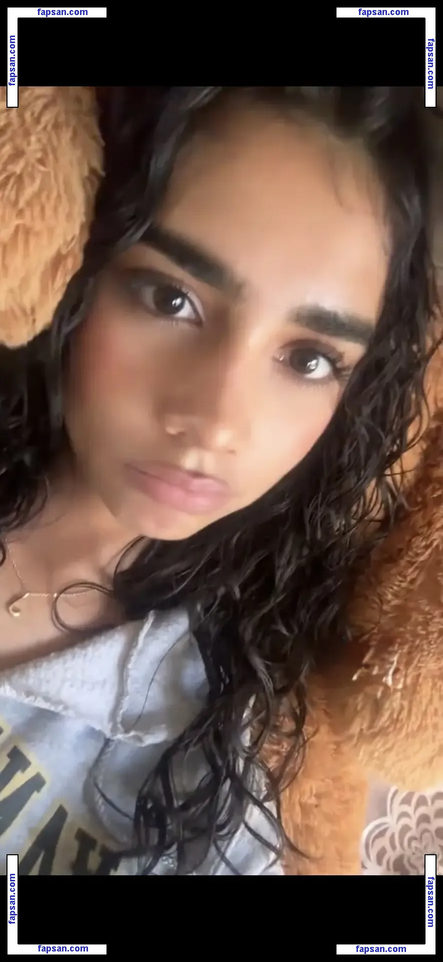 Zoyaurkhan голая фото #0003 с Онлифанс