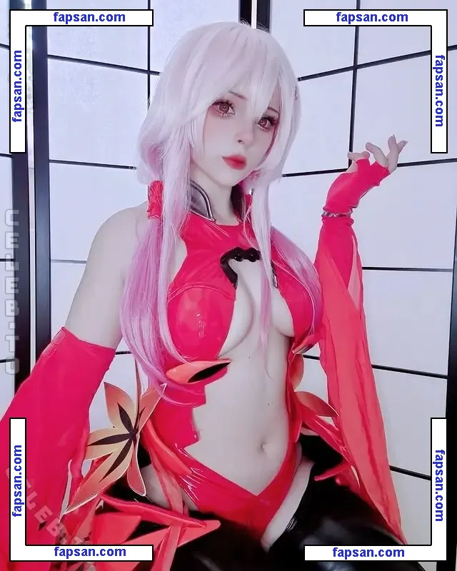 zucora nude photo #0010 from OnlyFans