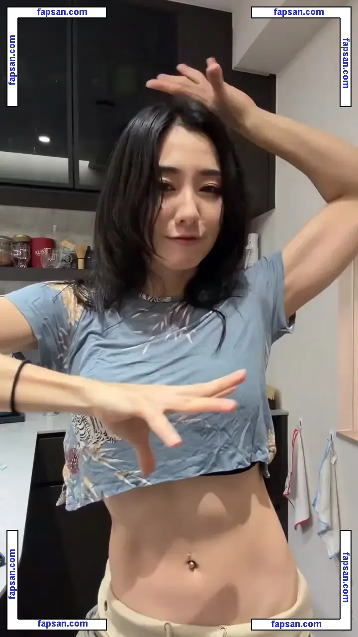 Zumi голая фото #0046 с Онлифанс