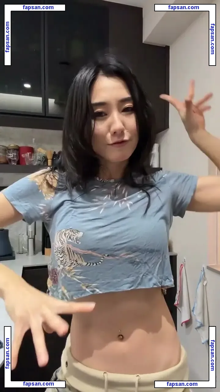 Zumi голая фото #0047 с Онлифанс