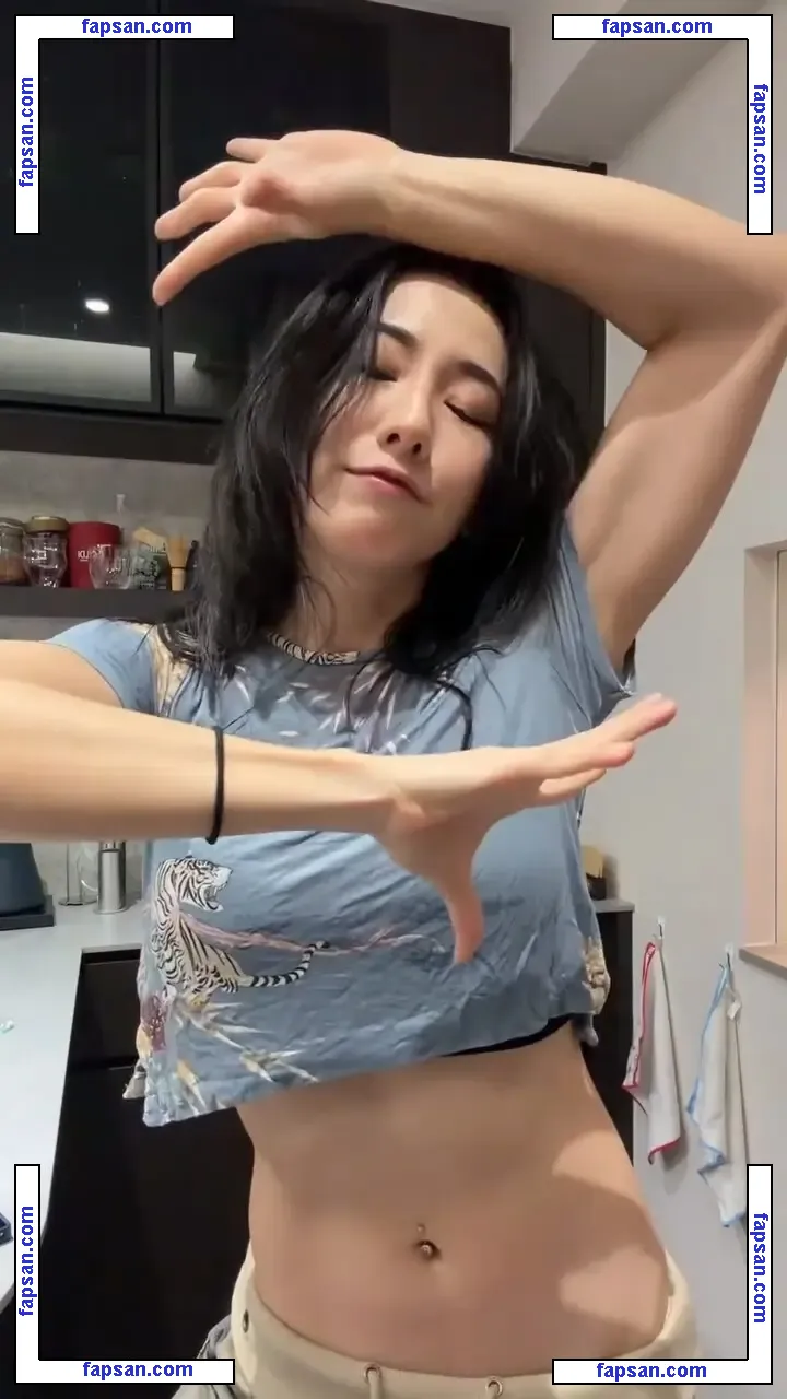 Zumi голая фото #0048 с Онлифанс