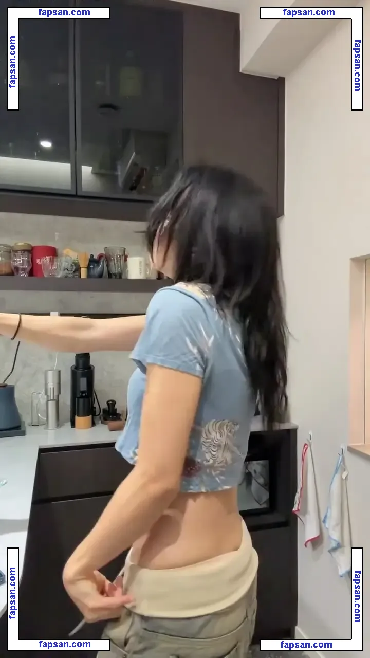 Zumi голая фото #0052 с Онлифанс