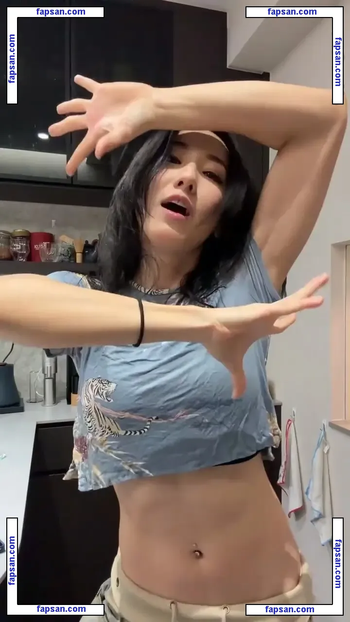 Zumi голая фото #0055 с Онлифанс