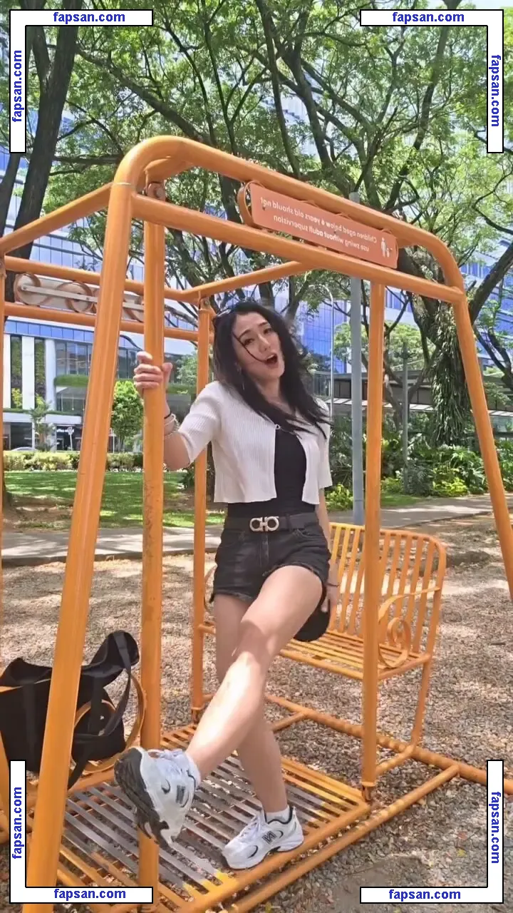 Zumi nude photo #0057 from OnlyFans